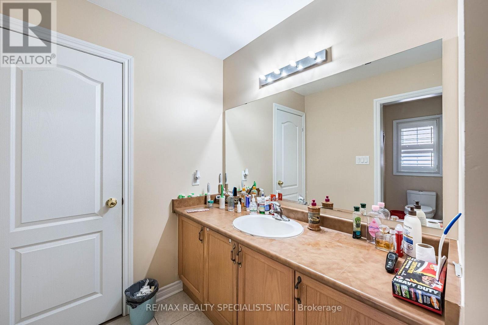 18 LONG MEADOW ROAD - 29