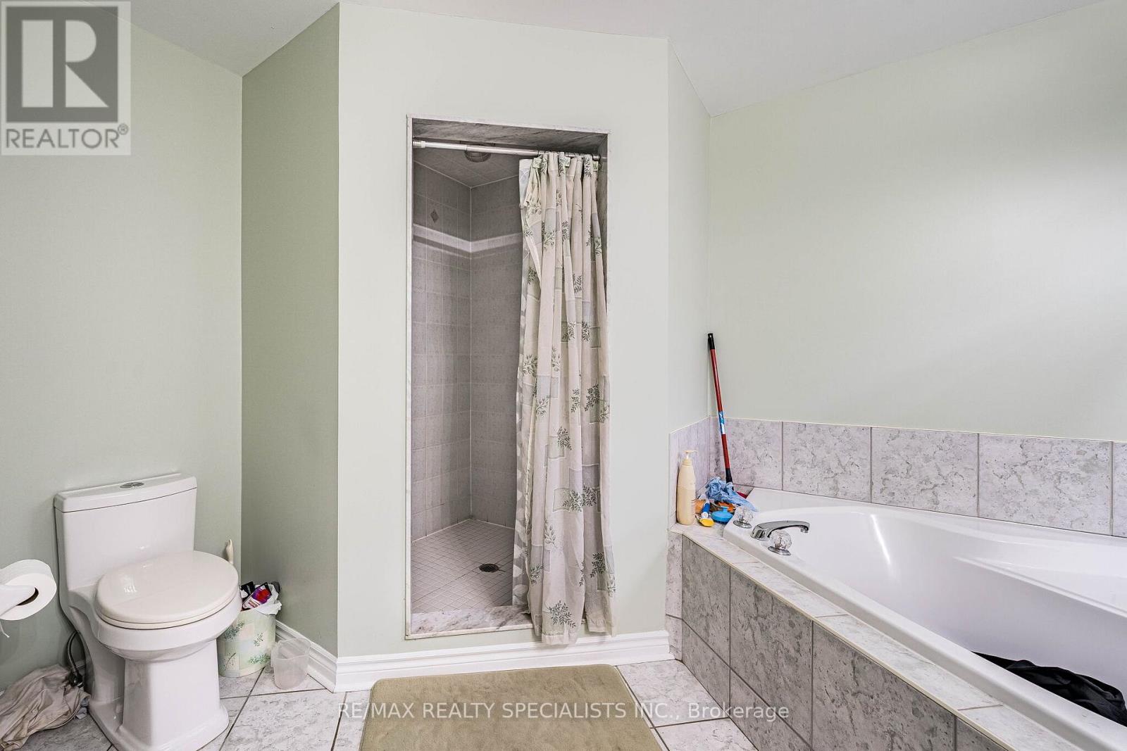 18 LONG MEADOW ROAD - 35