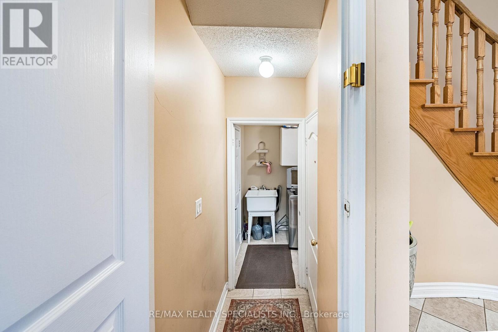 18 LONG MEADOW ROAD - 36