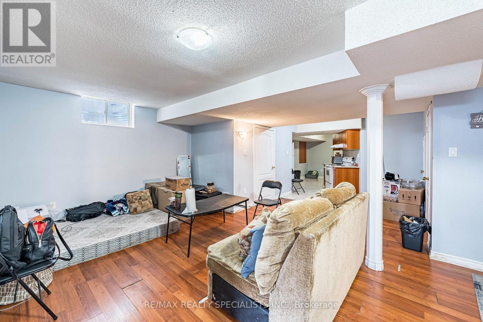 18 LONG MEADOW ROAD - 38