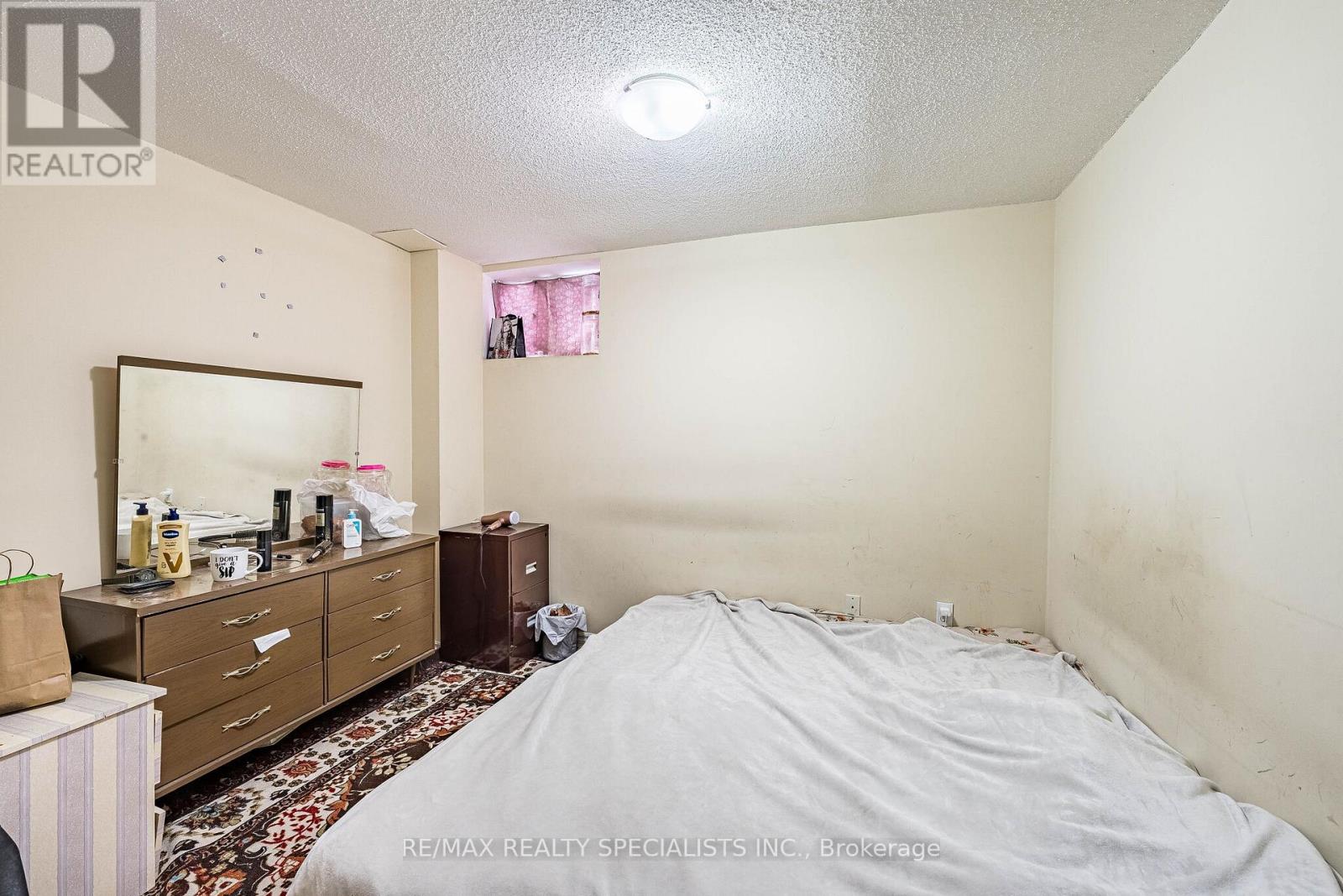 18 LONG MEADOW ROAD - 41