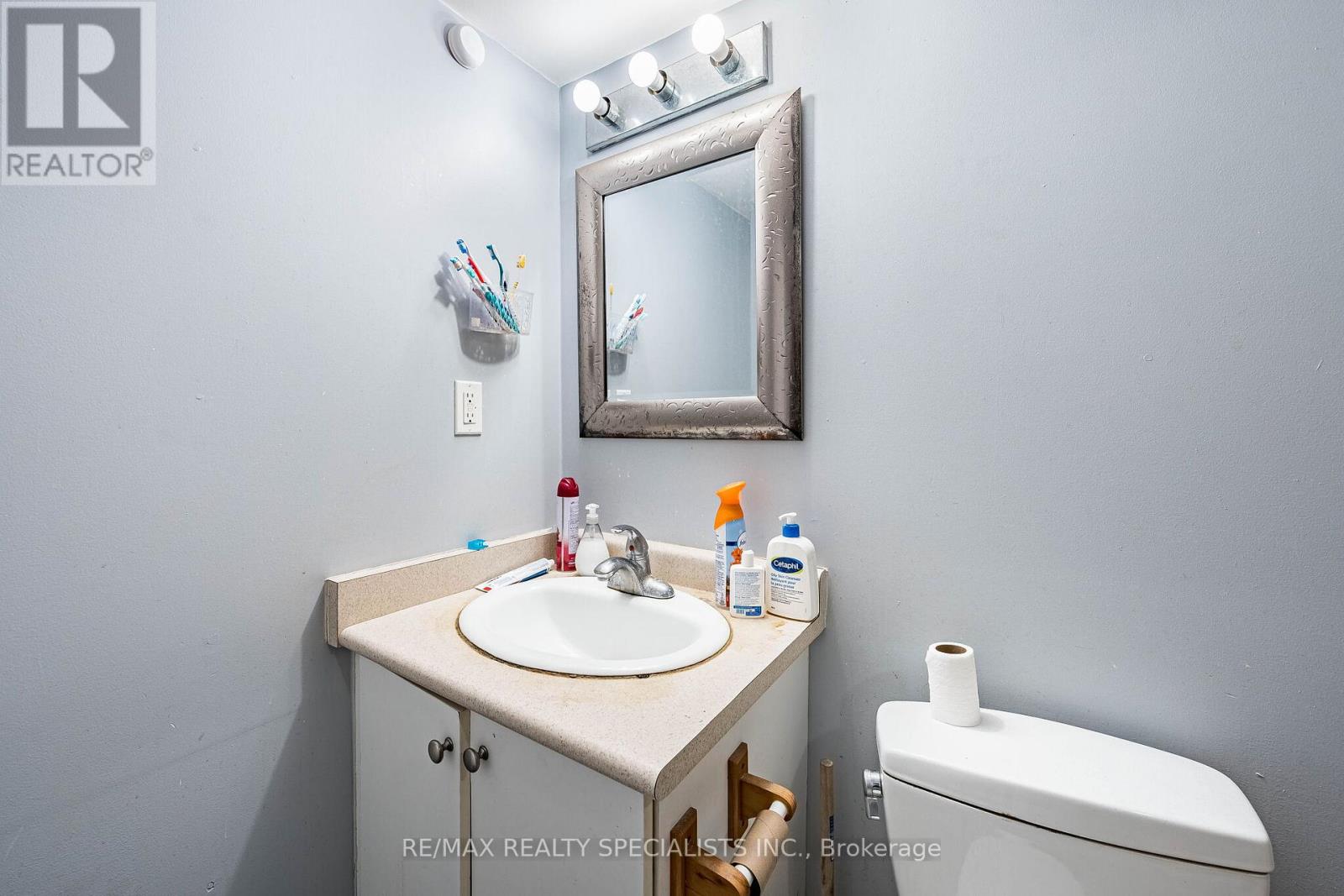 18 LONG MEADOW ROAD - 48