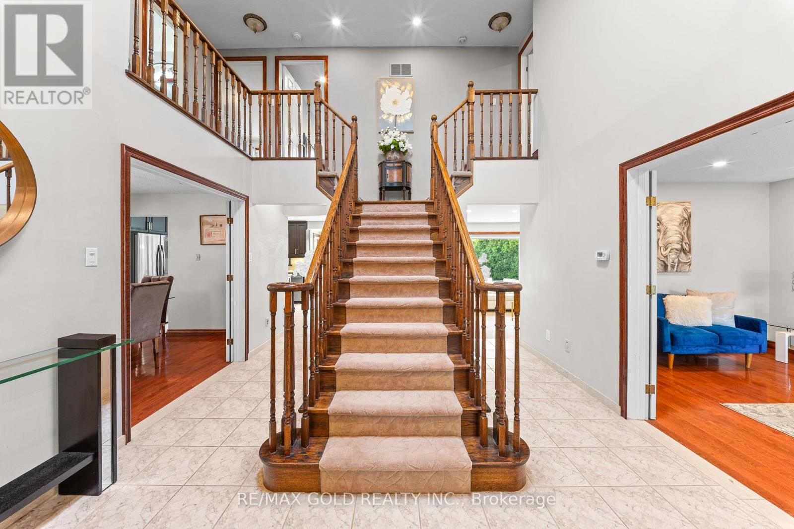 122 BARR CRESCENT - 13