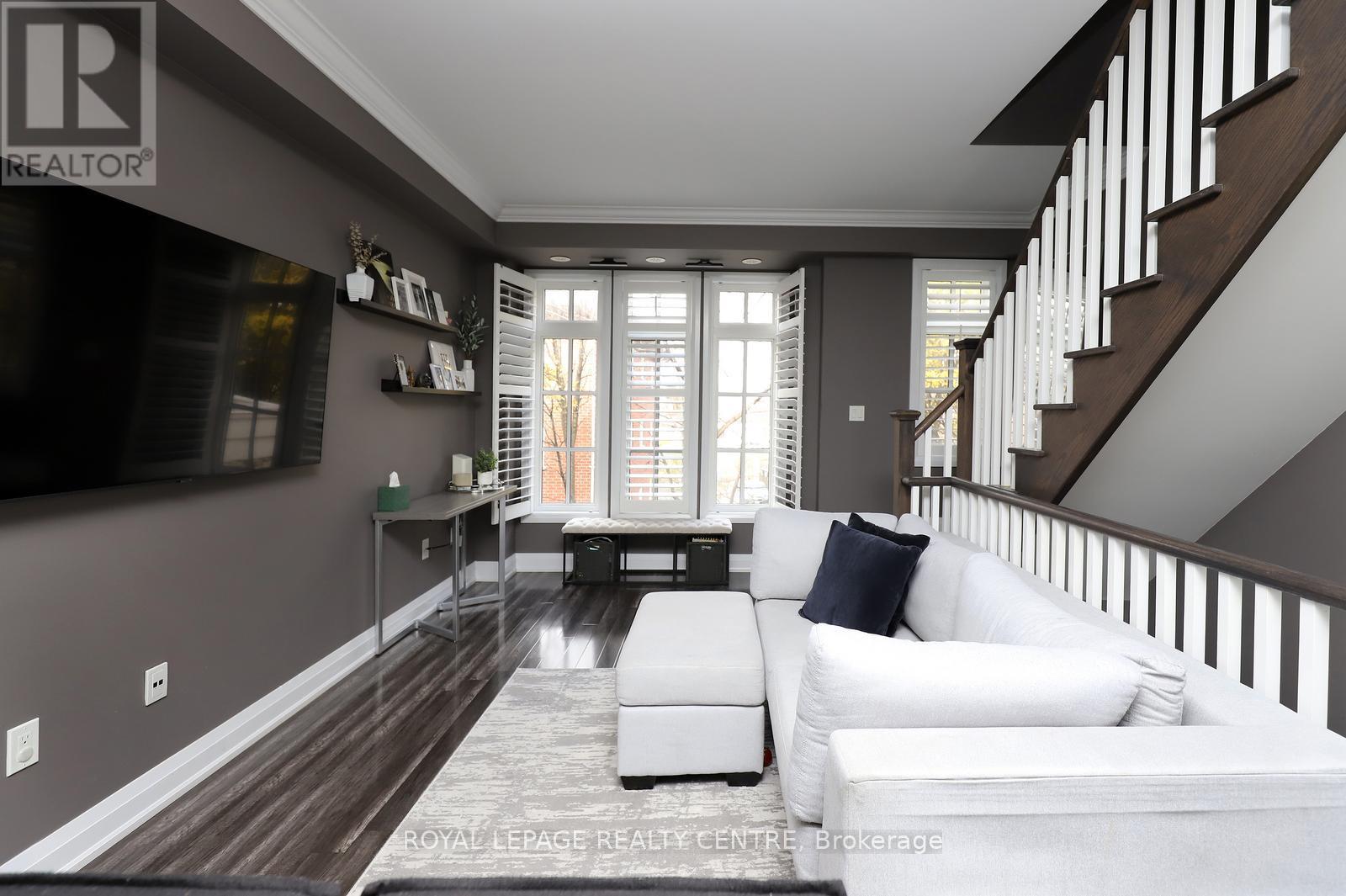 #10 3077 CAWTHRA ROAD - 12