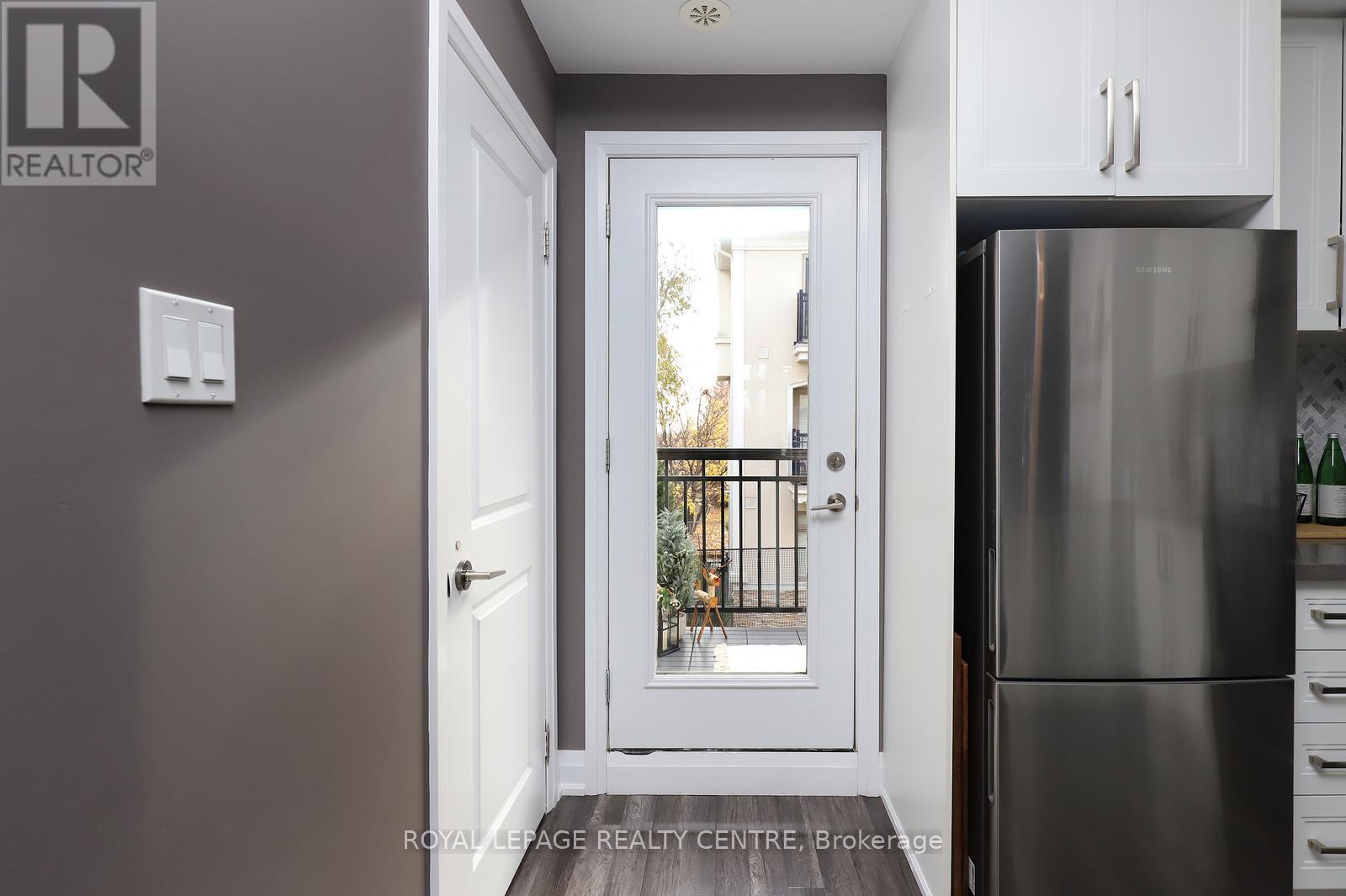 #10 3077 CAWTHRA ROAD - 21