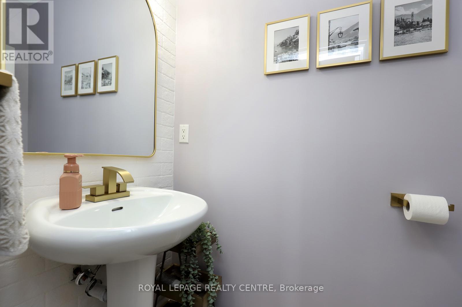 #10 3077 CAWTHRA ROAD - 22