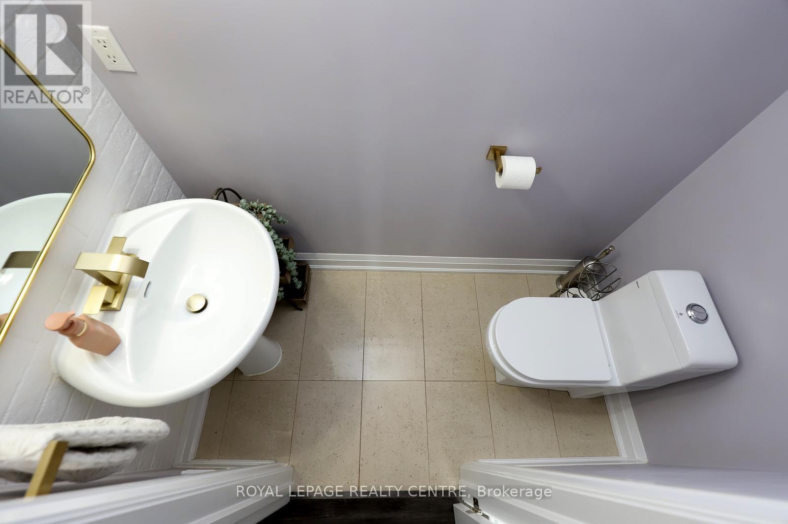 #10 3077 CAWTHRA ROAD - 23