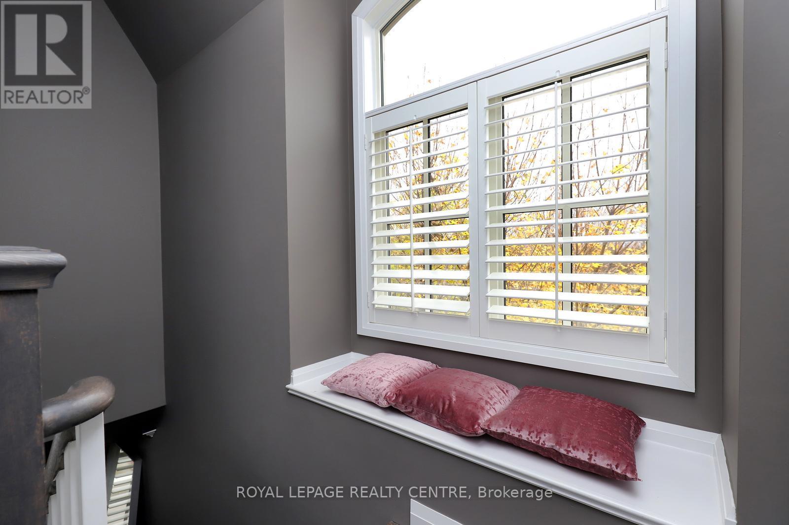 #10 3077 CAWTHRA ROAD - 27