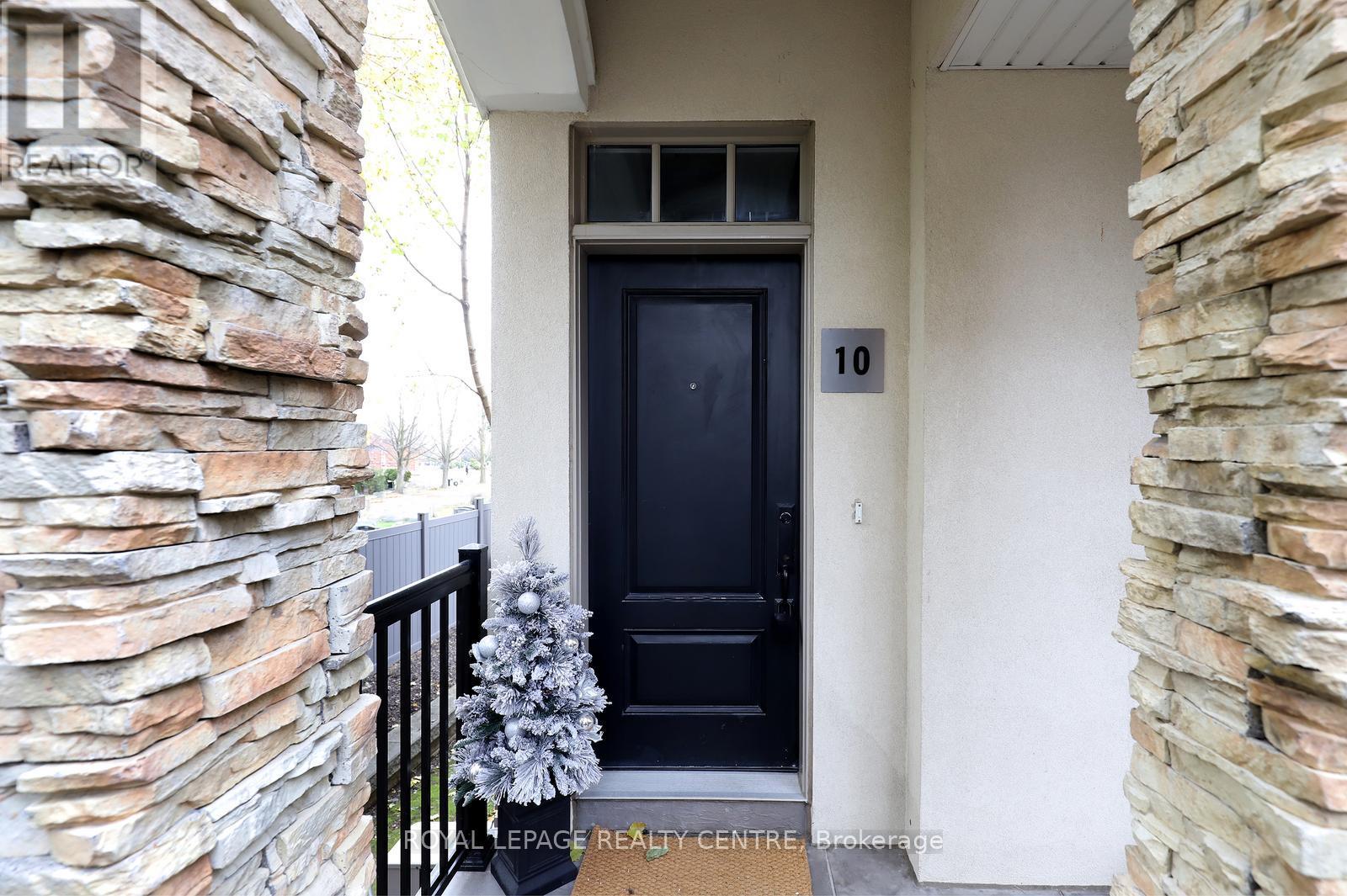 #10 3077 CAWTHRA ROAD - 4