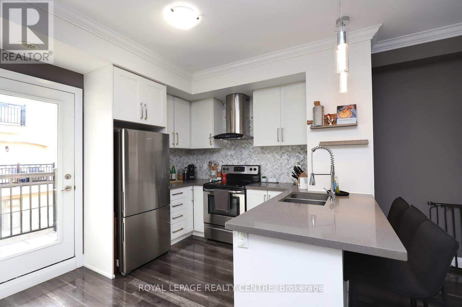 #10 3077 CAWTHRA ROAD - 6