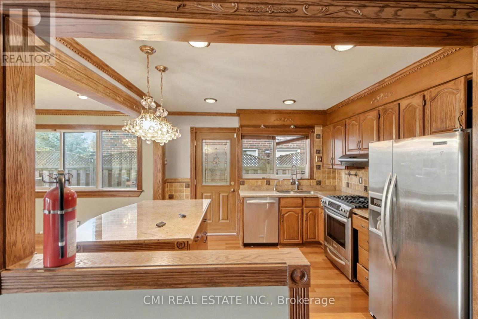 460 MARTIN GROVE ROAD - 12