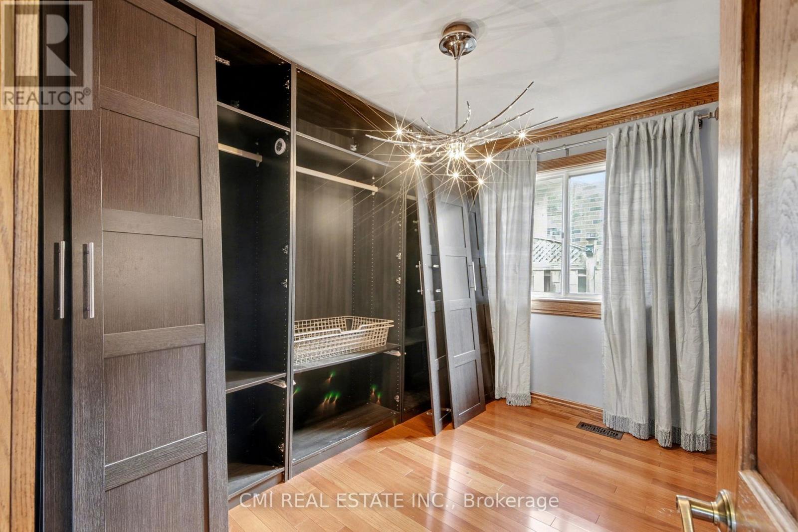 460 MARTIN GROVE ROAD - 13
