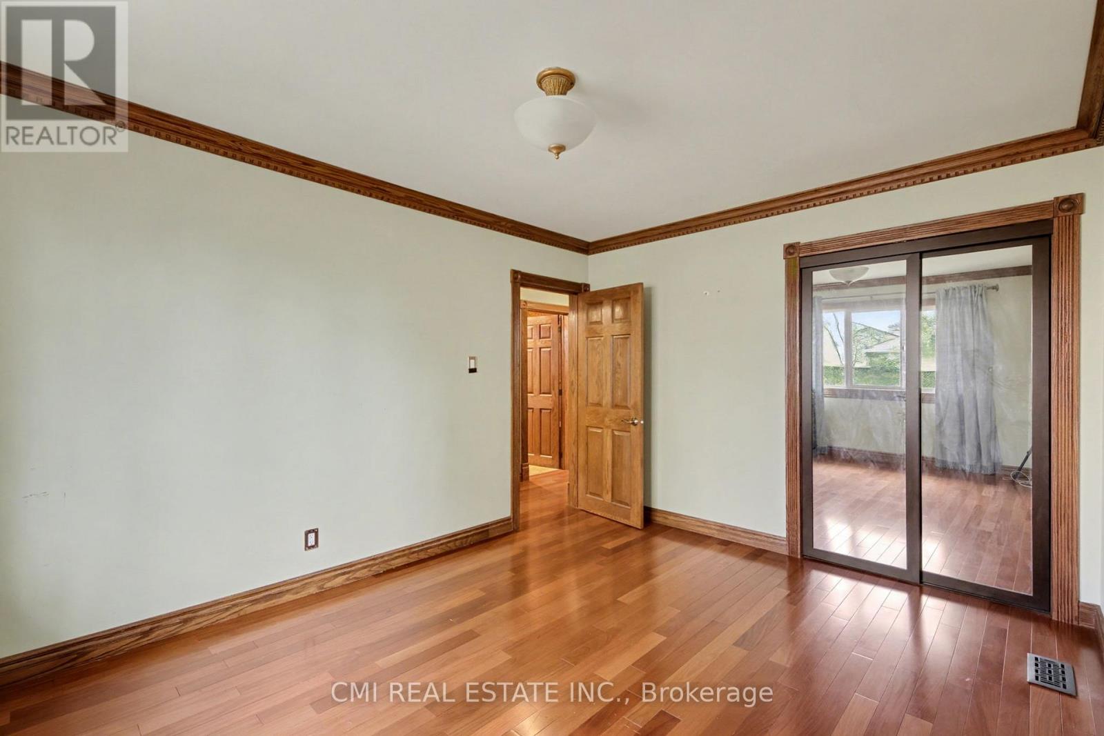 460 MARTIN GROVE ROAD - 14