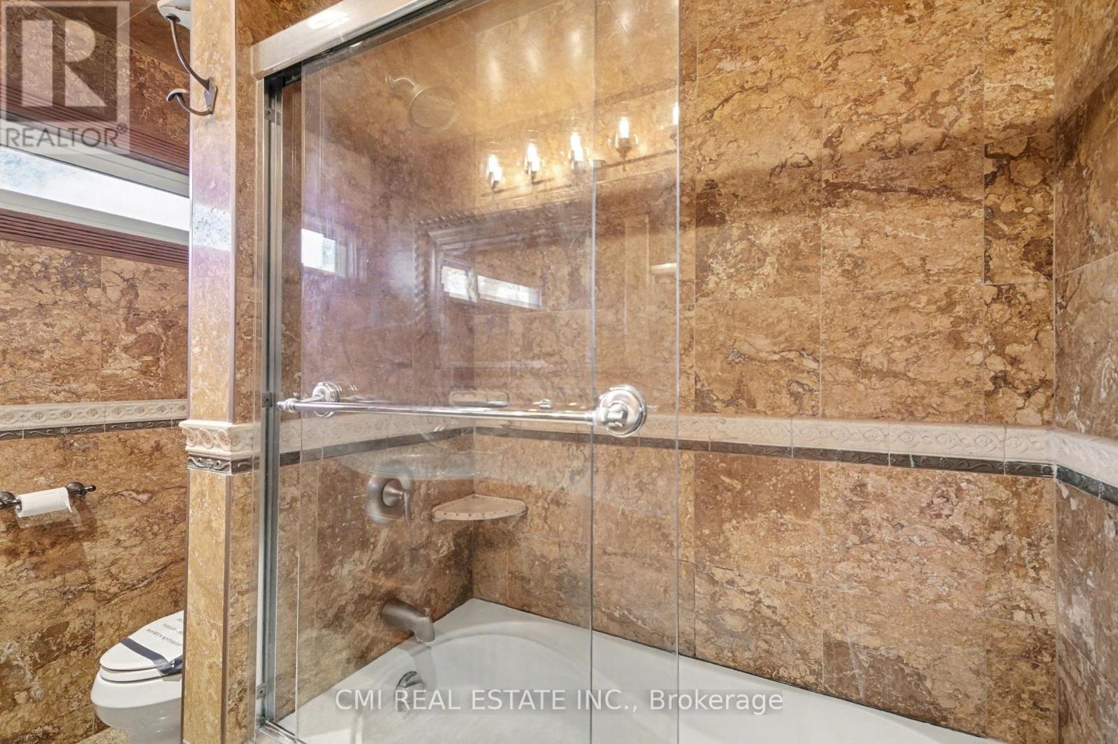 460 MARTIN GROVE ROAD - 18