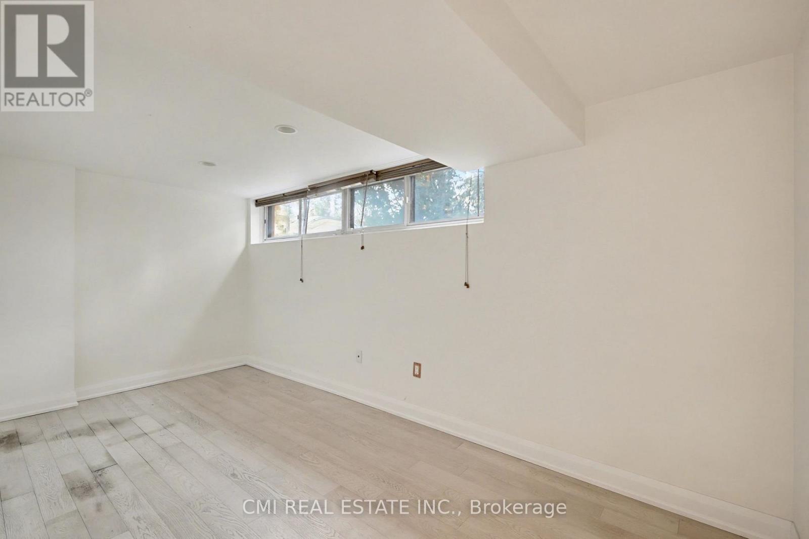 460 MARTIN GROVE ROAD - 22