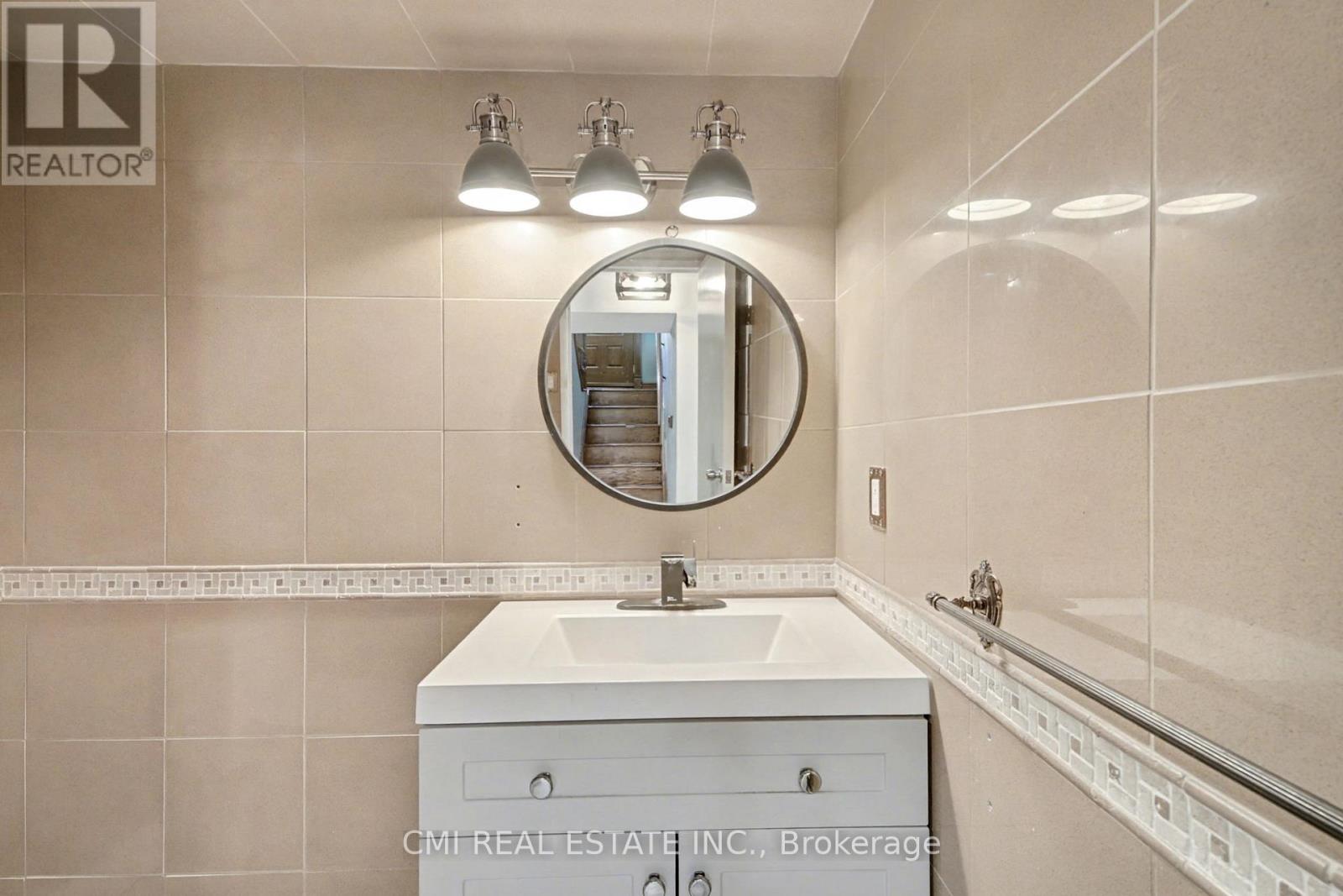 460 MARTIN GROVE ROAD - 32