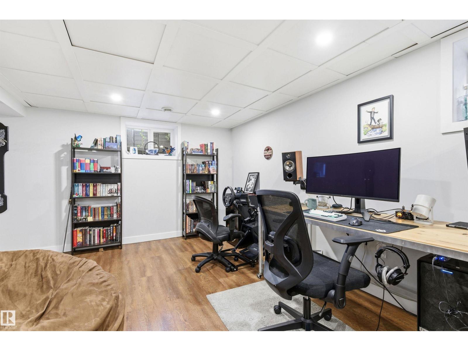 10827 64 AV NW - 31