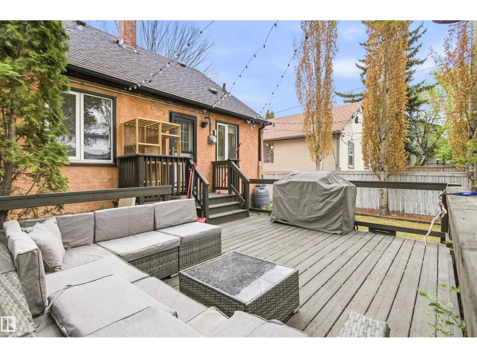 10827 64 AV NW - 44