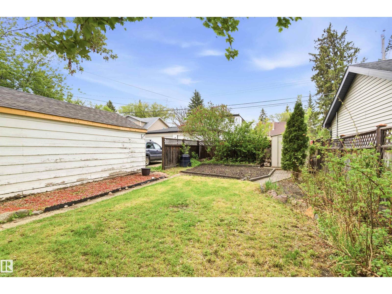 10827 64 AV NW - 45