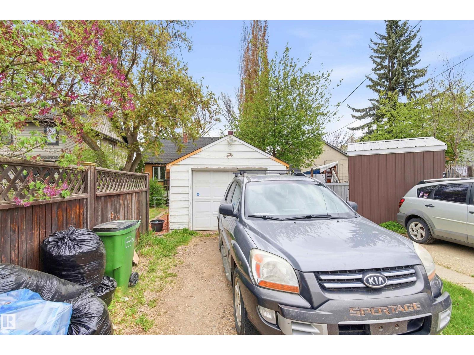 10827 64 AV NW - 48