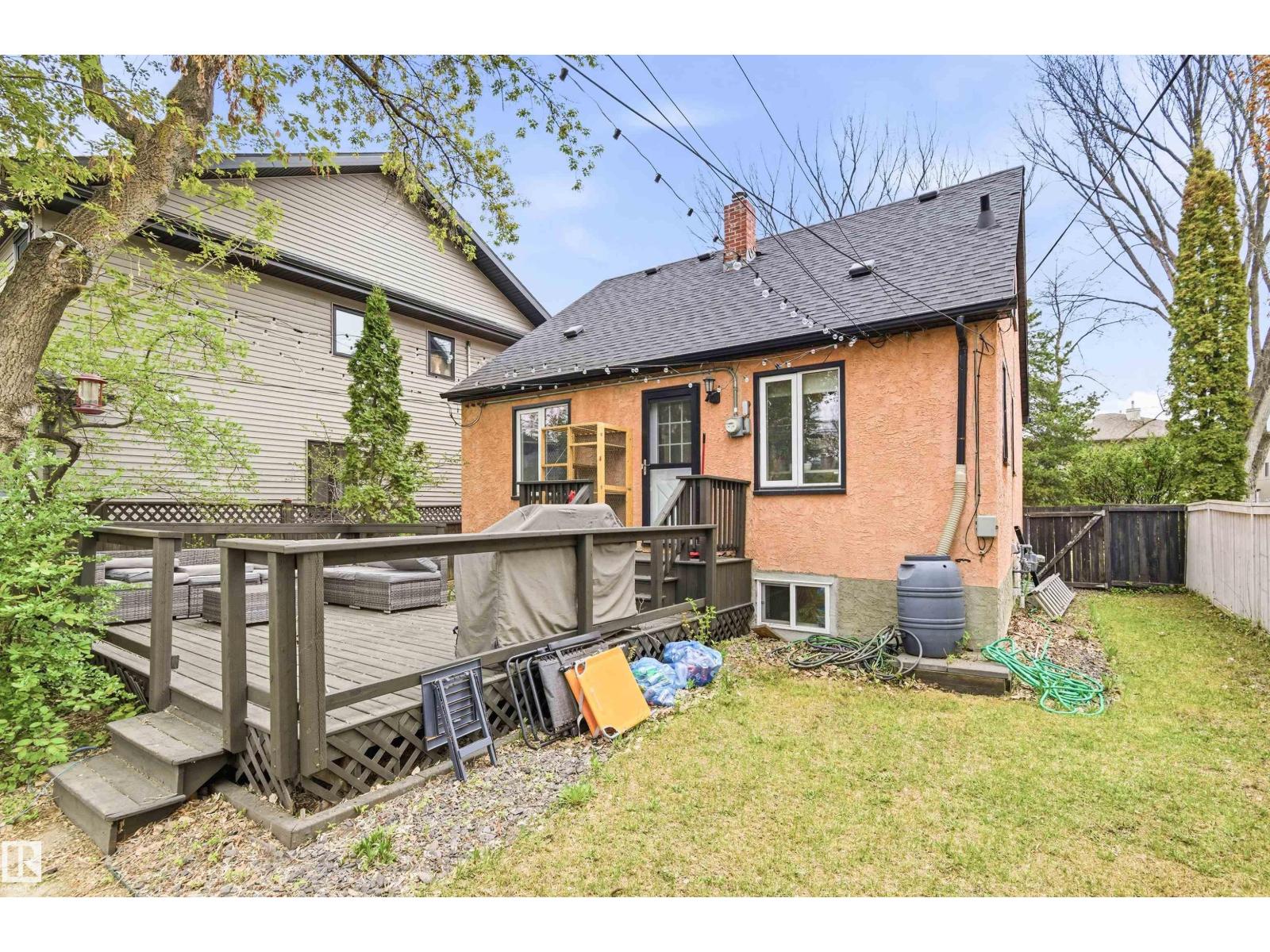 10827 64 AV NW - 42