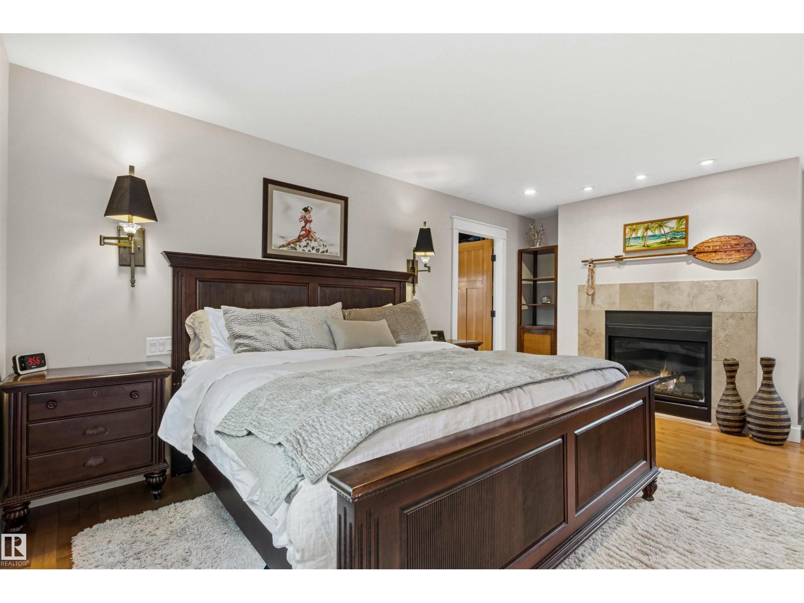 9010 120 ST NW - 20