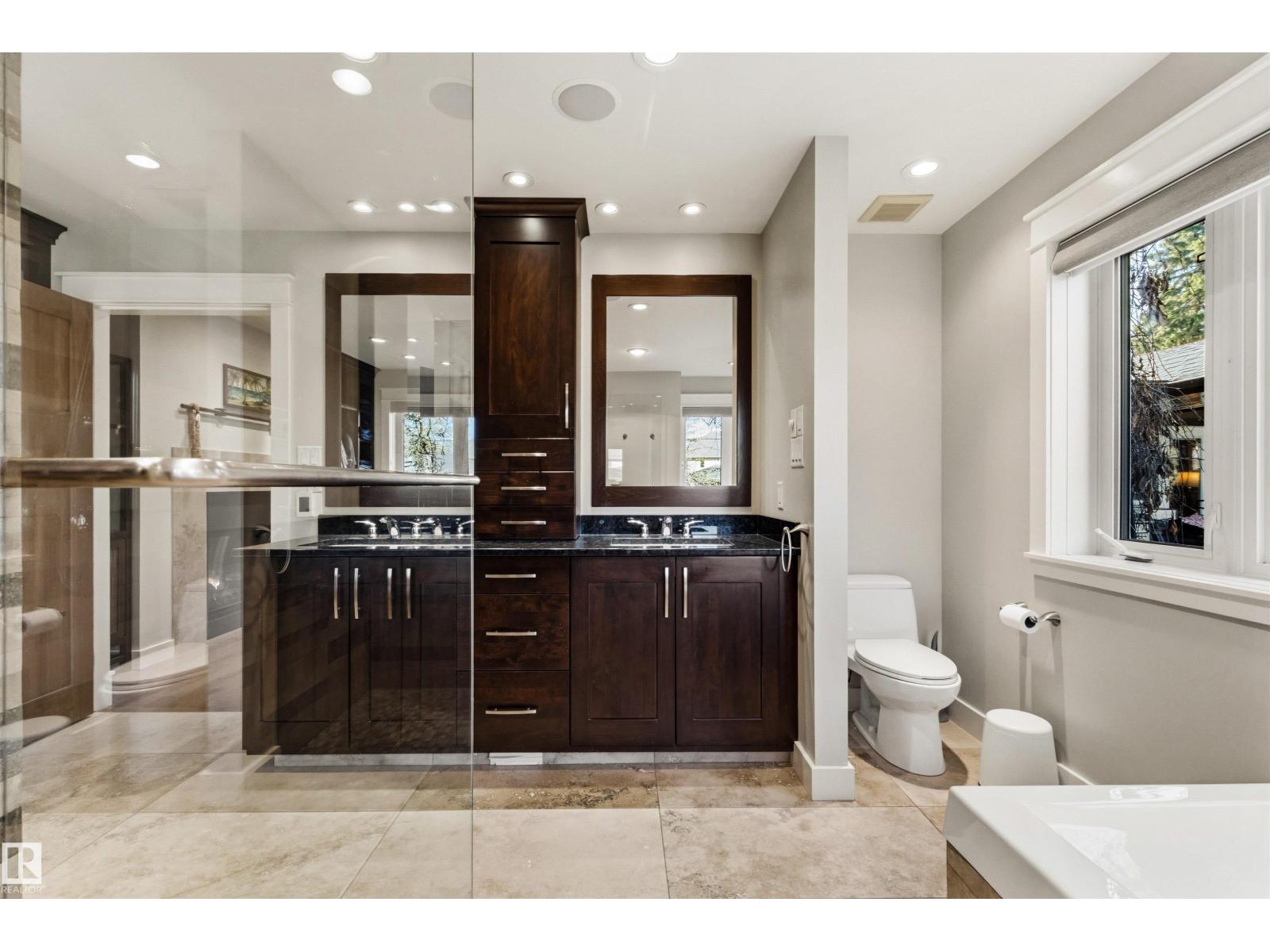 9010 120 ST NW - 23