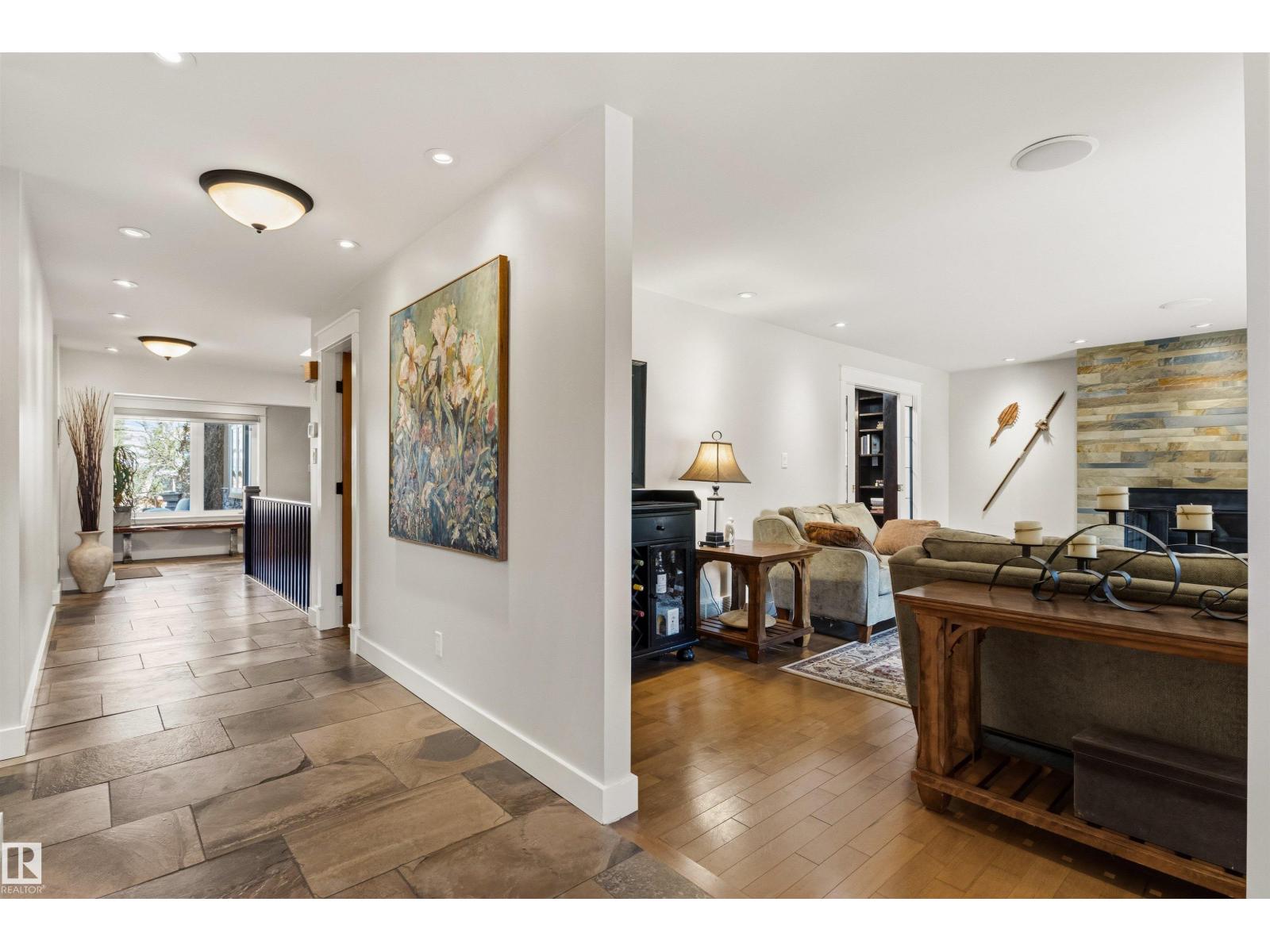9010 120 ST NW - 7