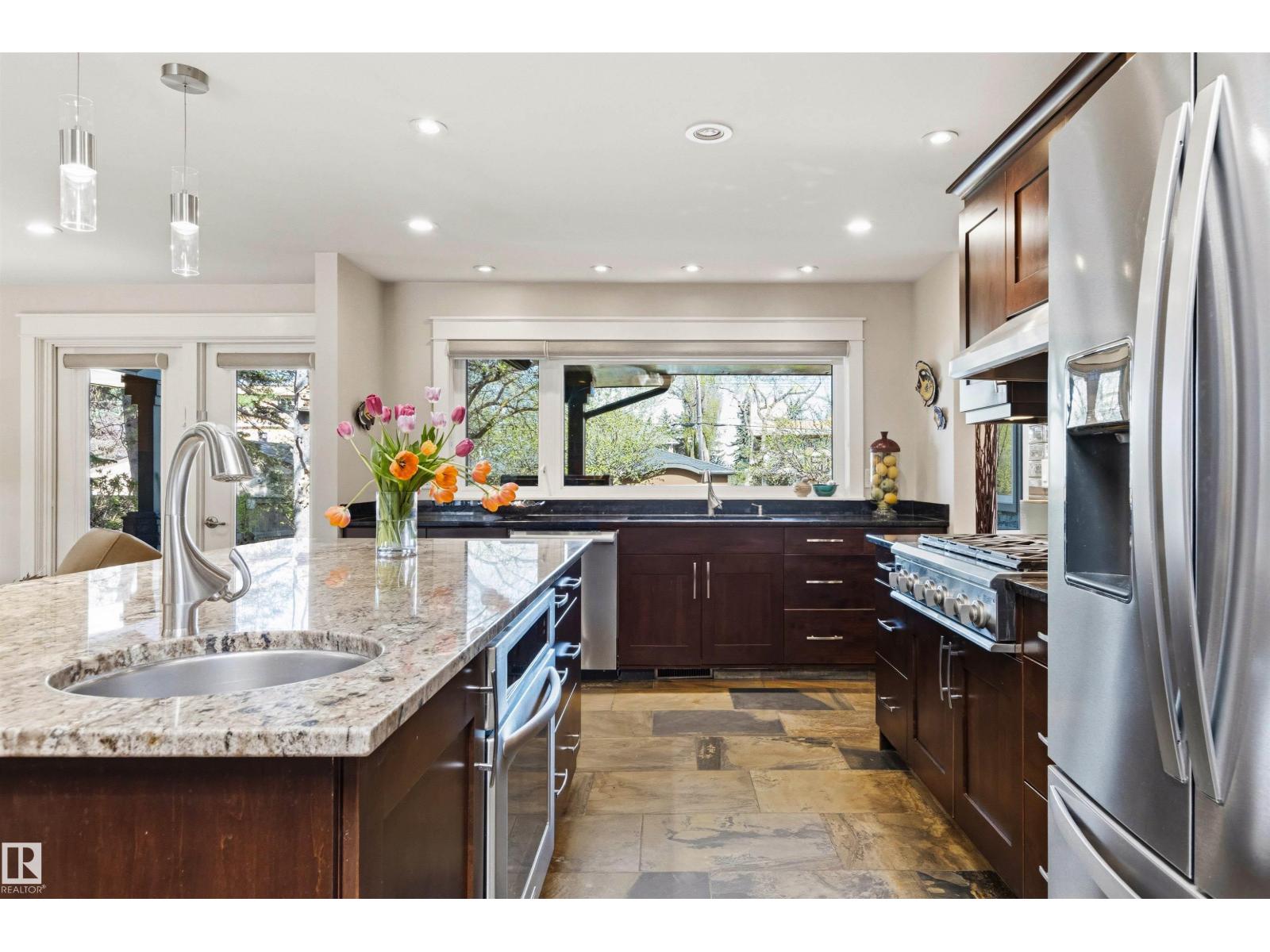 9010 120 ST NW - 11