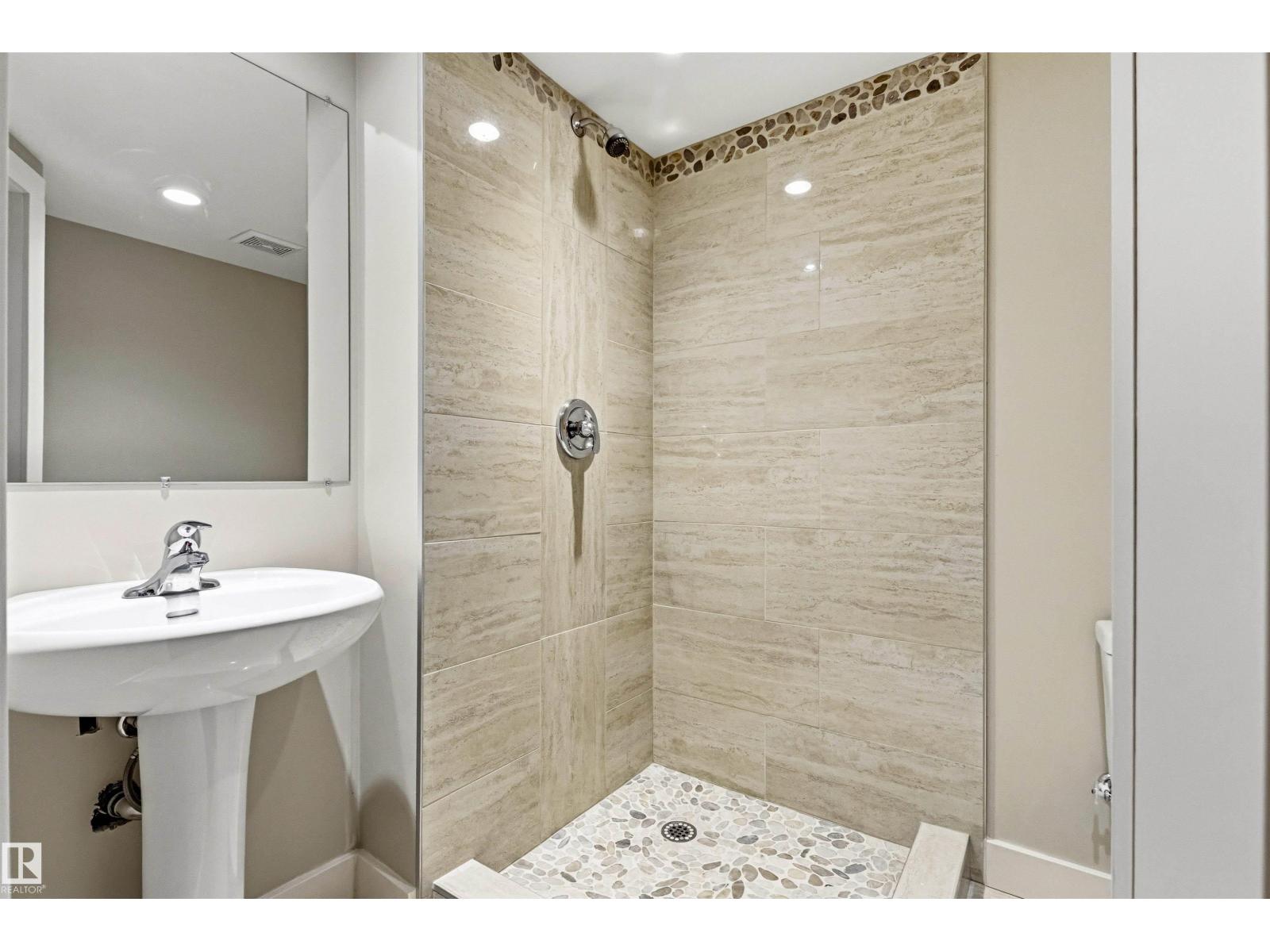 9010 120 ST NW - 35