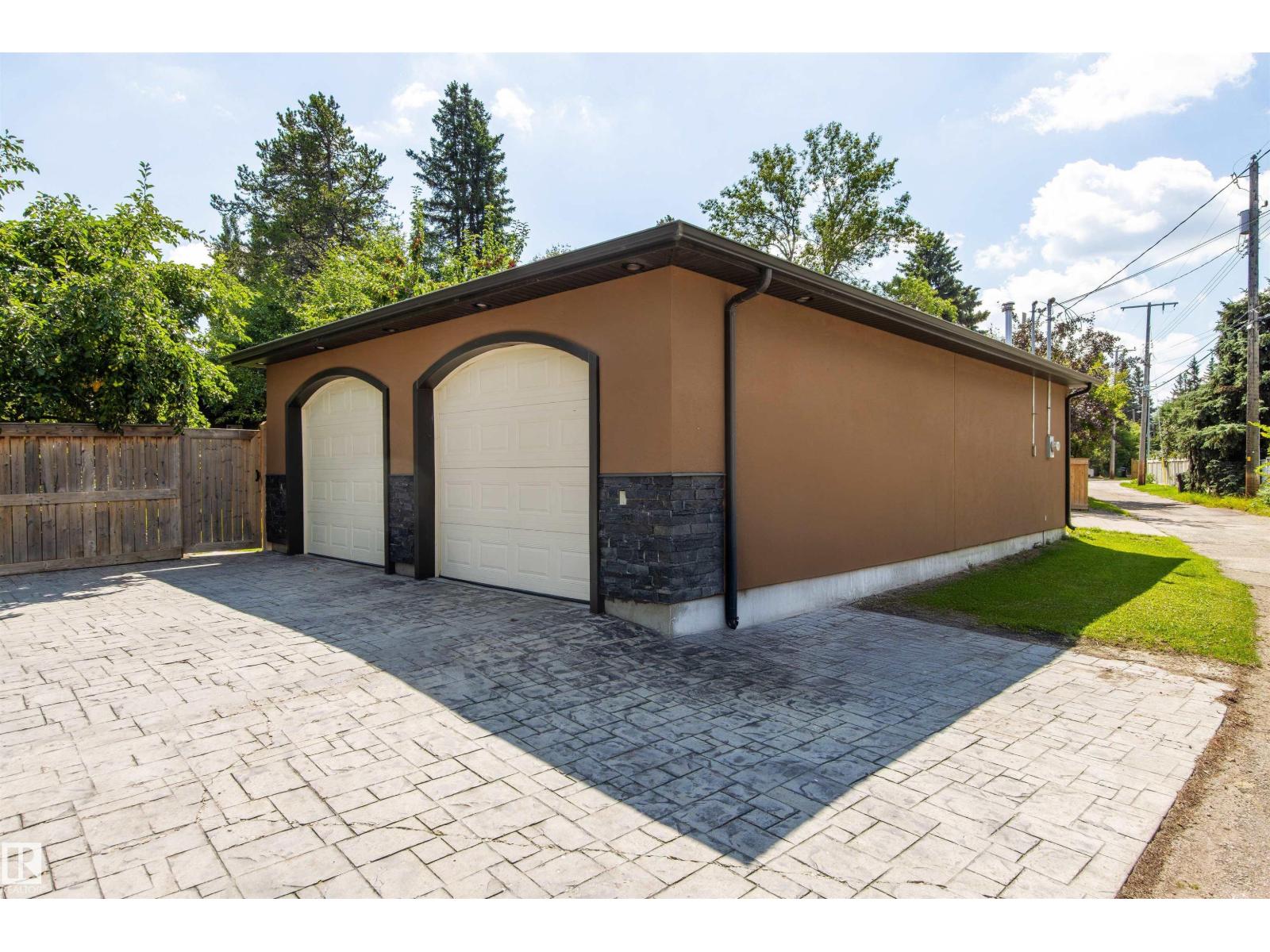 9010 120 ST NW - 53
