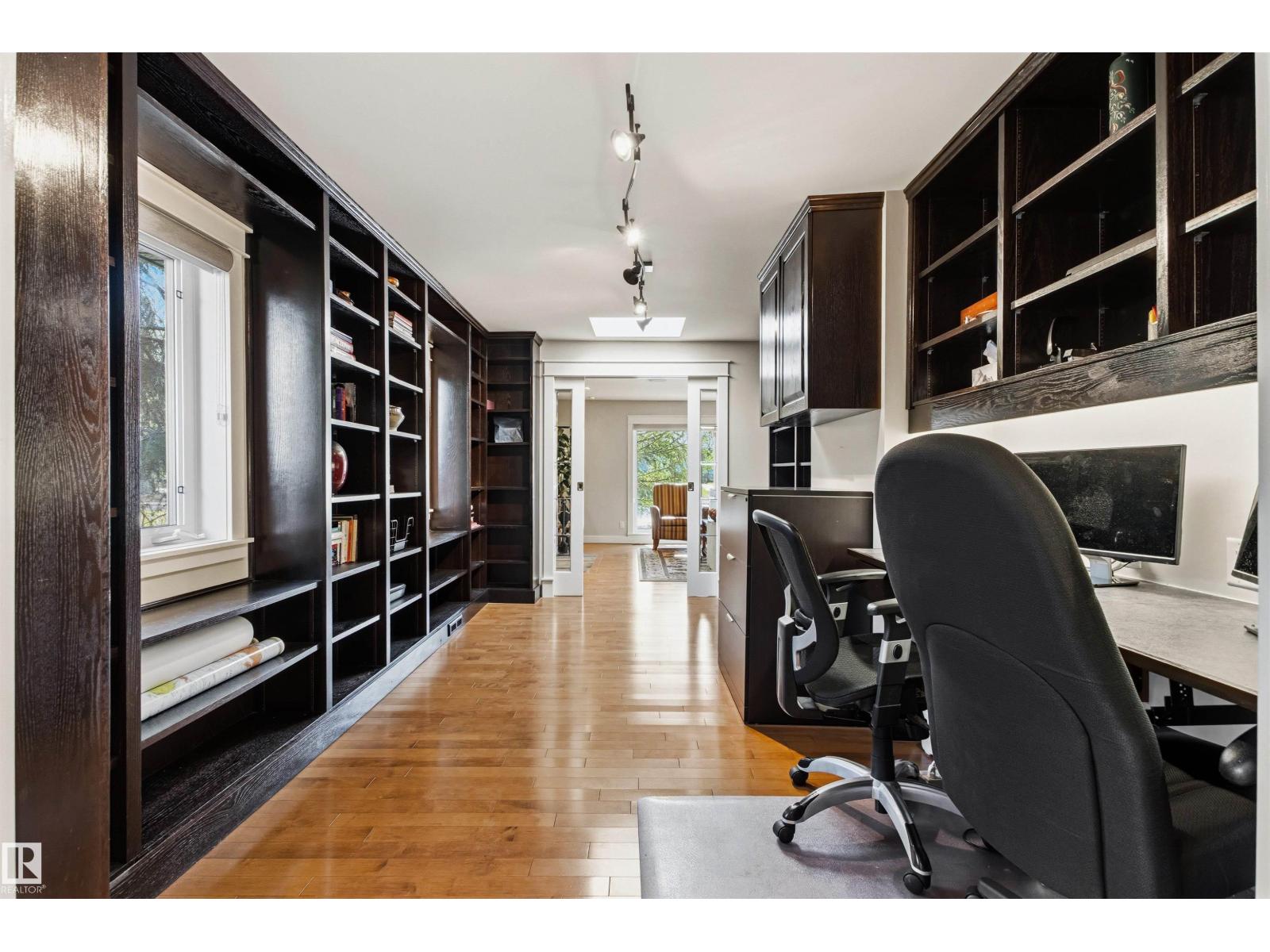 9010 120 ST NW - 19