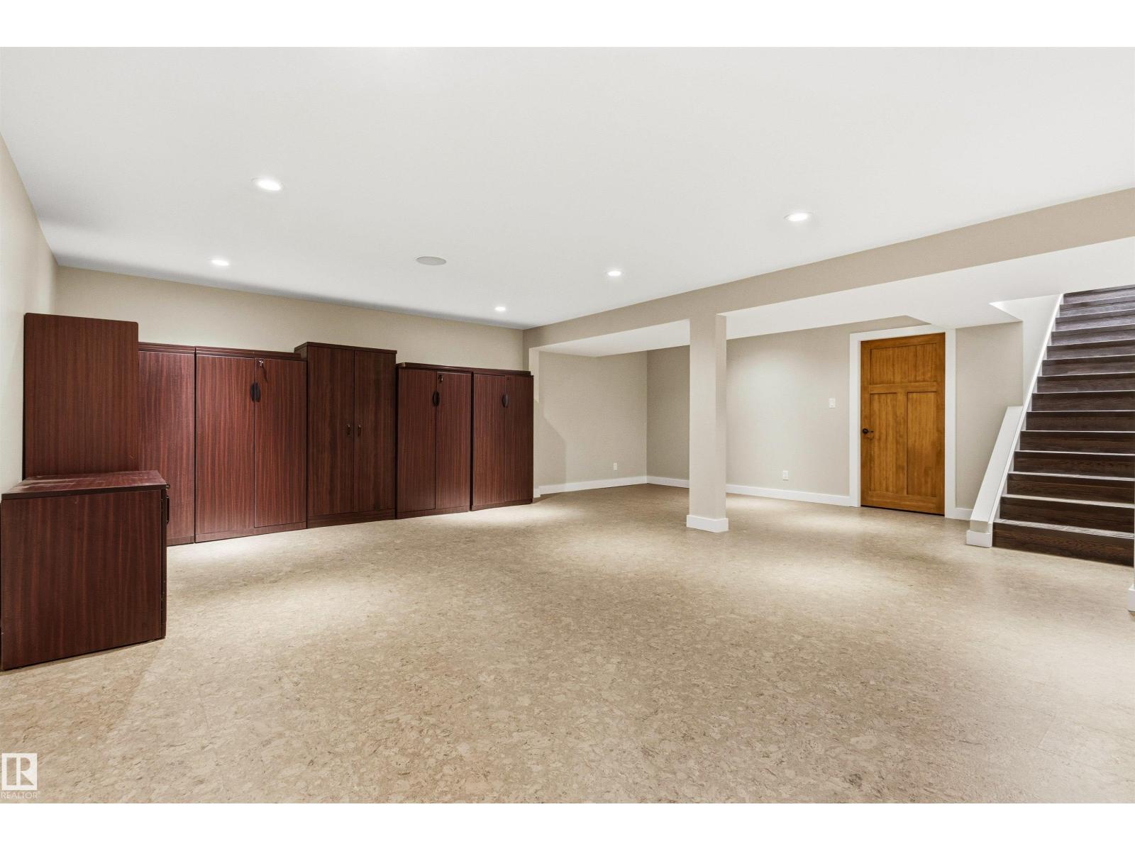 9010 120 ST NW - 32