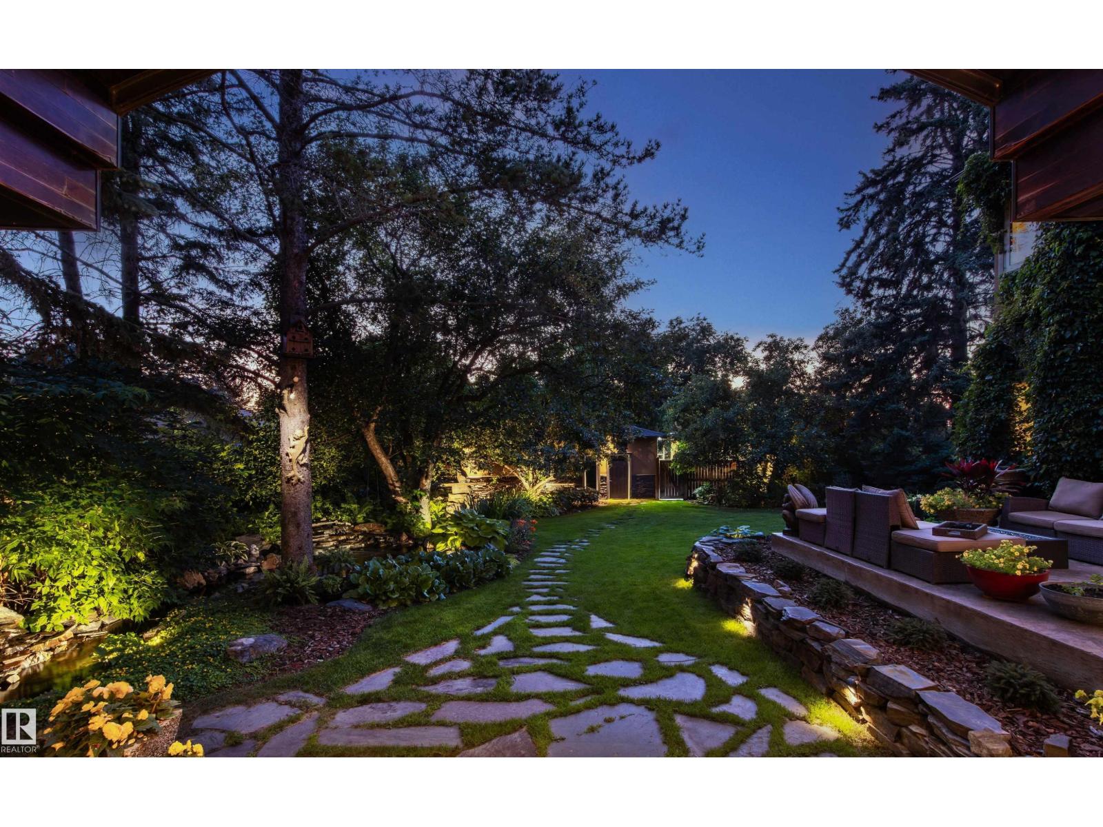 9010 120 ST NW - 44
