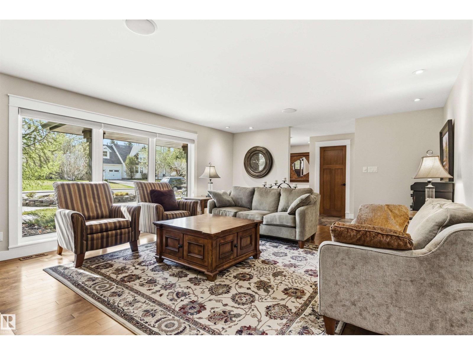 9010 120 ST NW - 9
