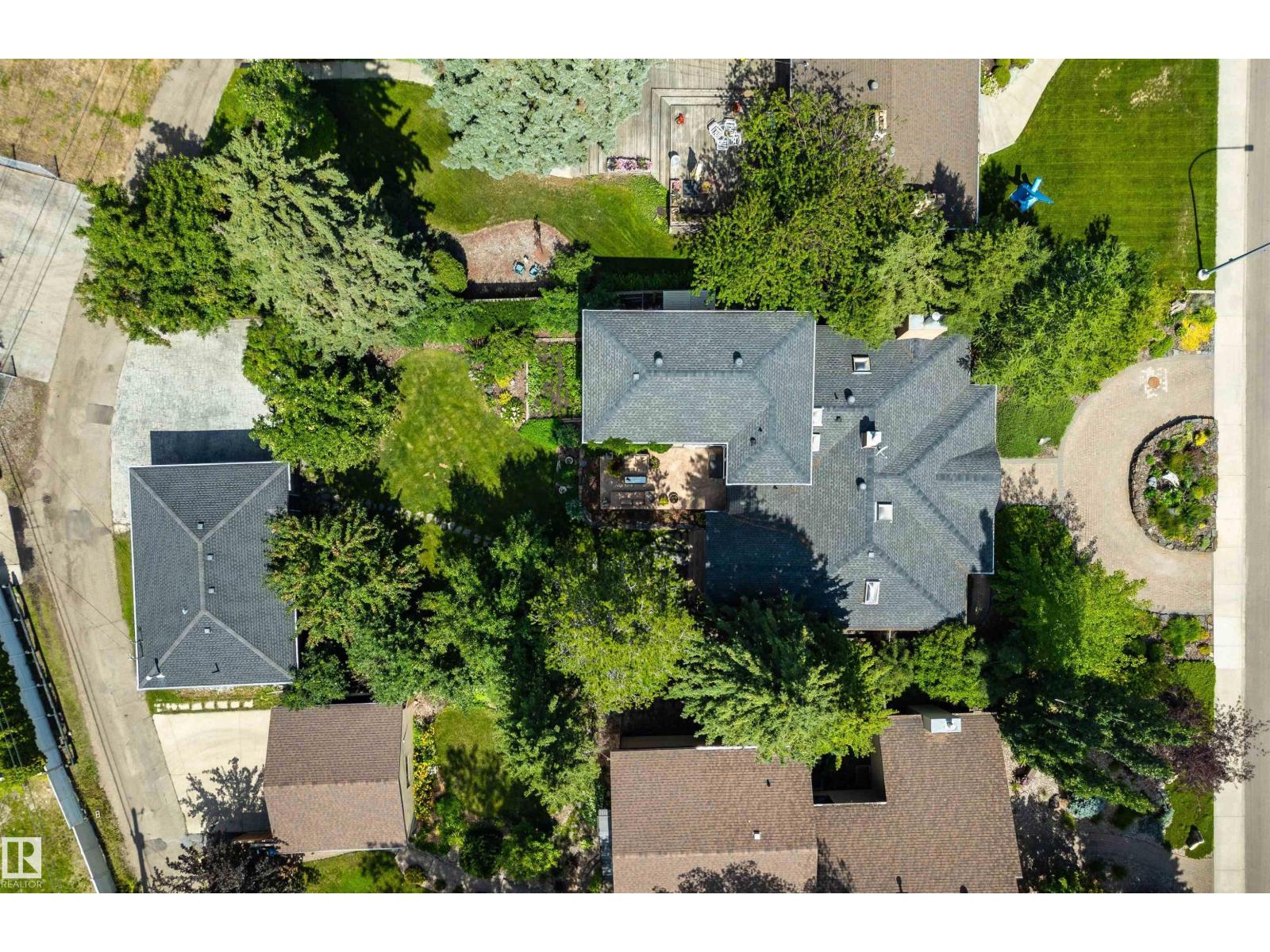9010 120 ST NW - 64