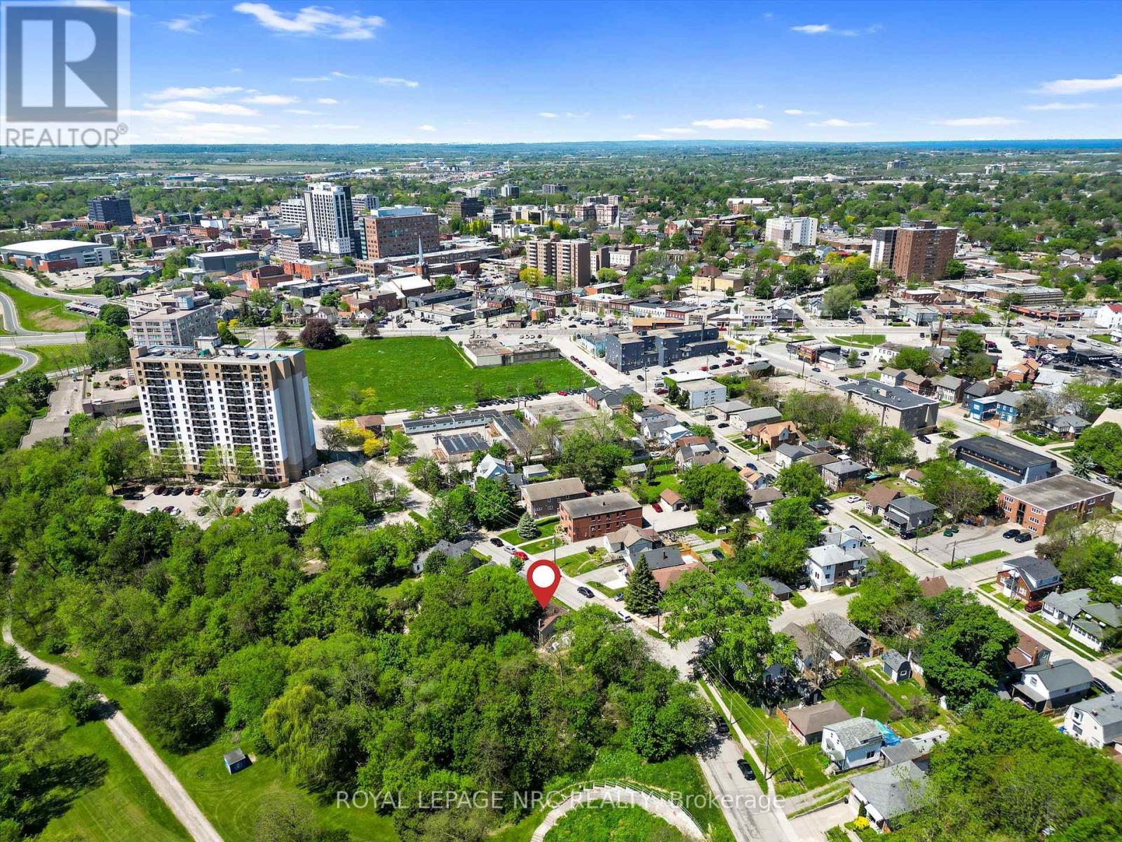 27 GALE CRESCENT - 13