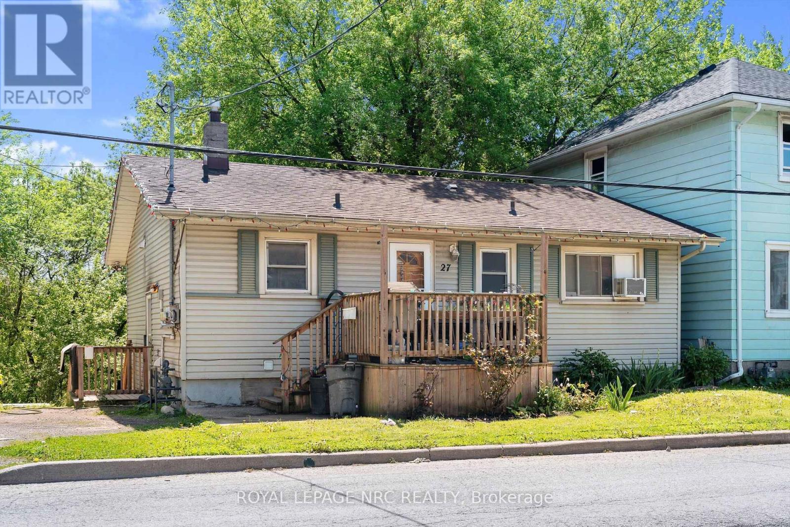 27 GALE CRESCENT - 2