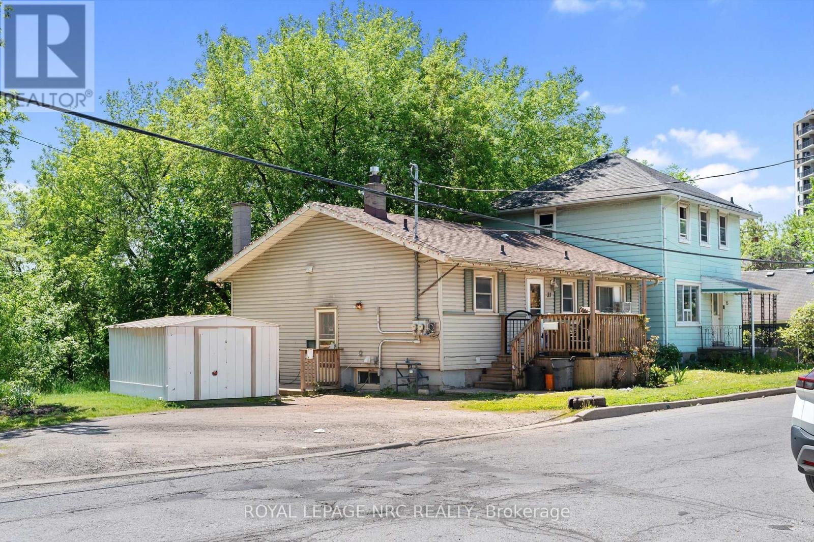 27 GALE CRESCENT - 3