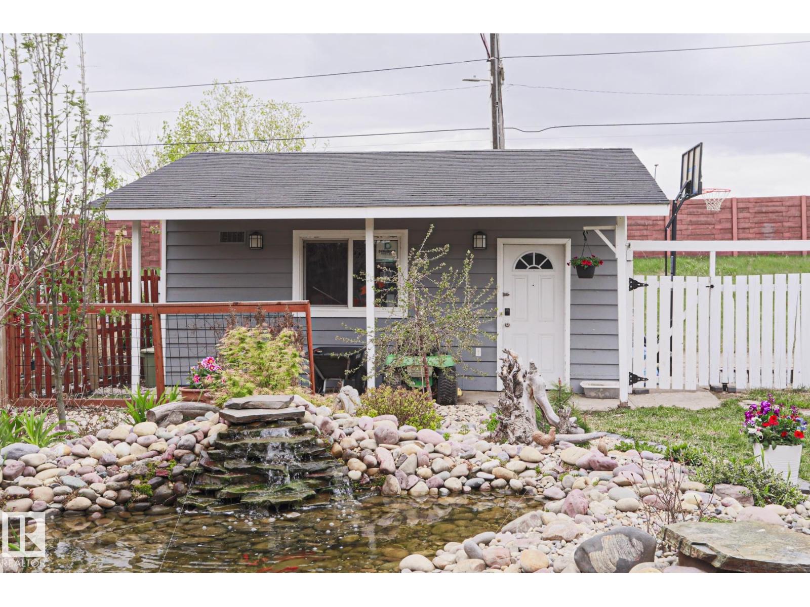 9828 169 ST NW - 51