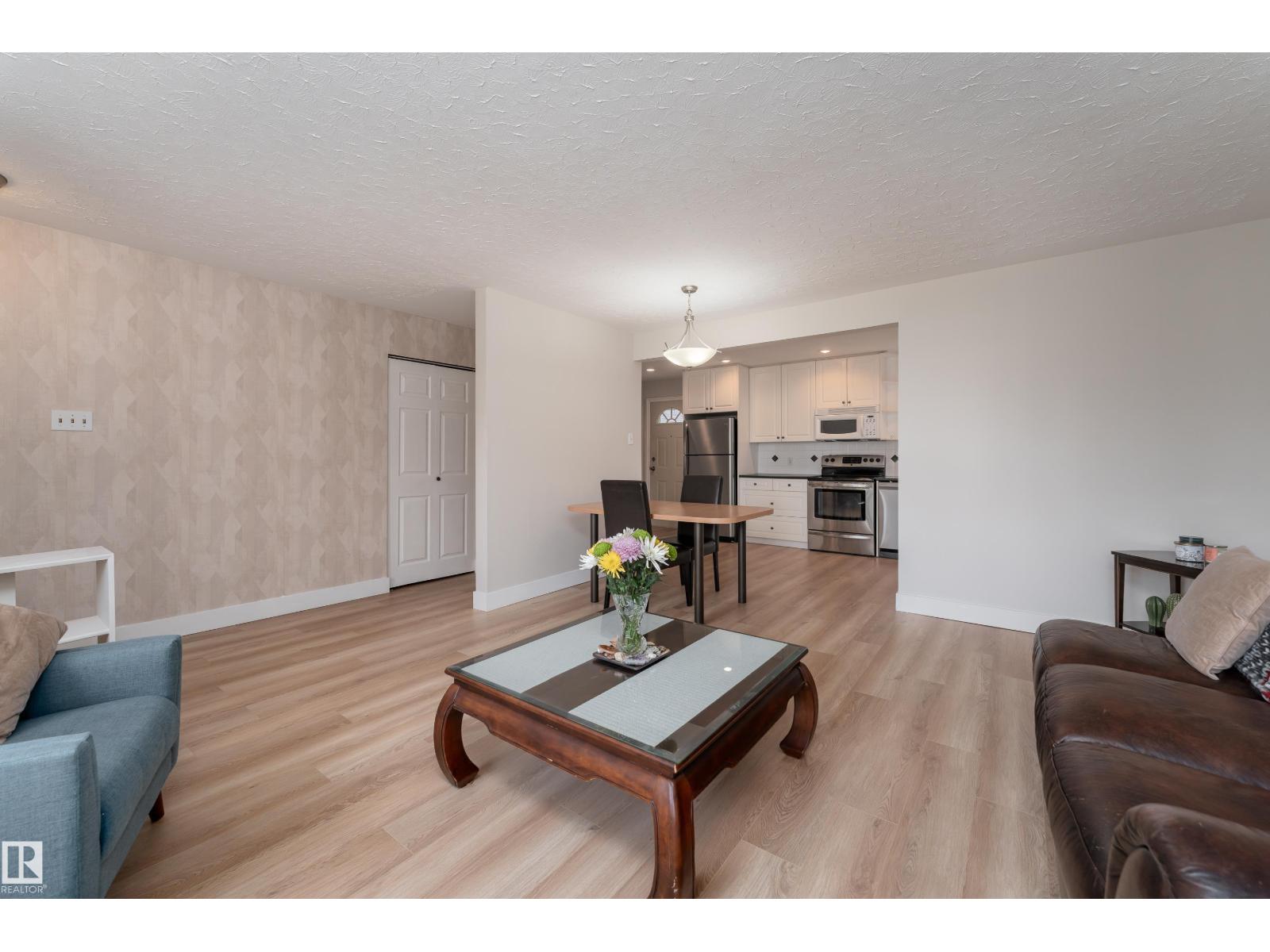 15241 85 AV NW - 5