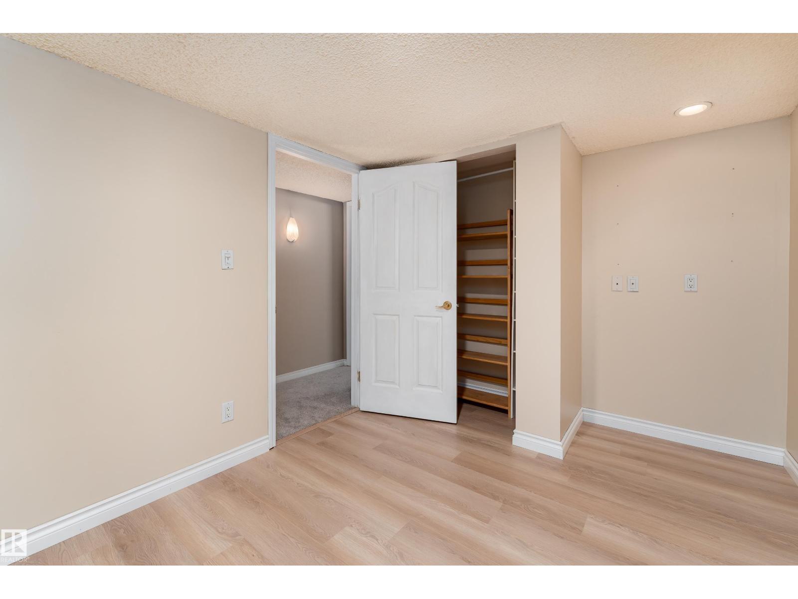 15241 85 AV NW - 19