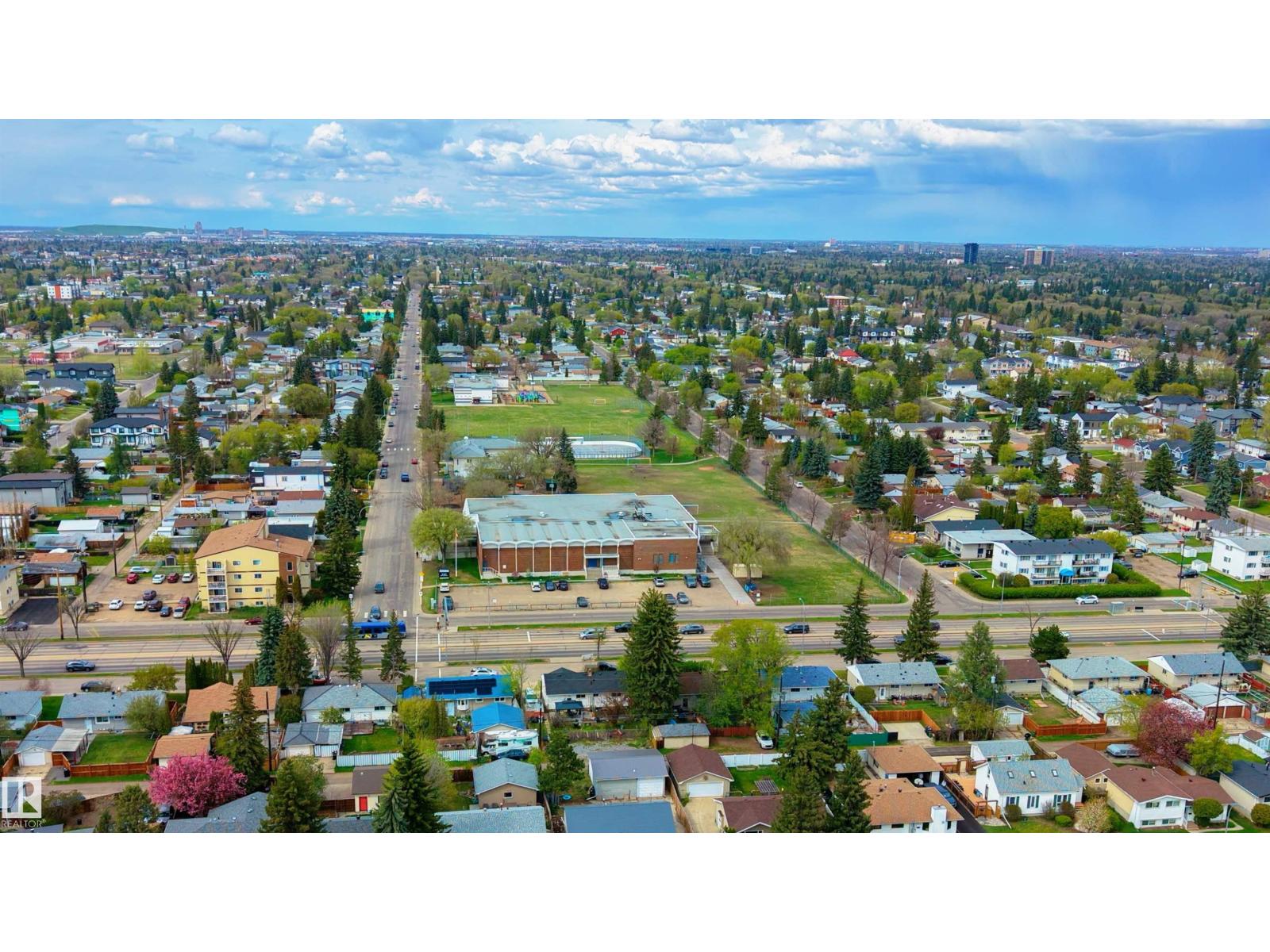 15241 85 AV NW - 31