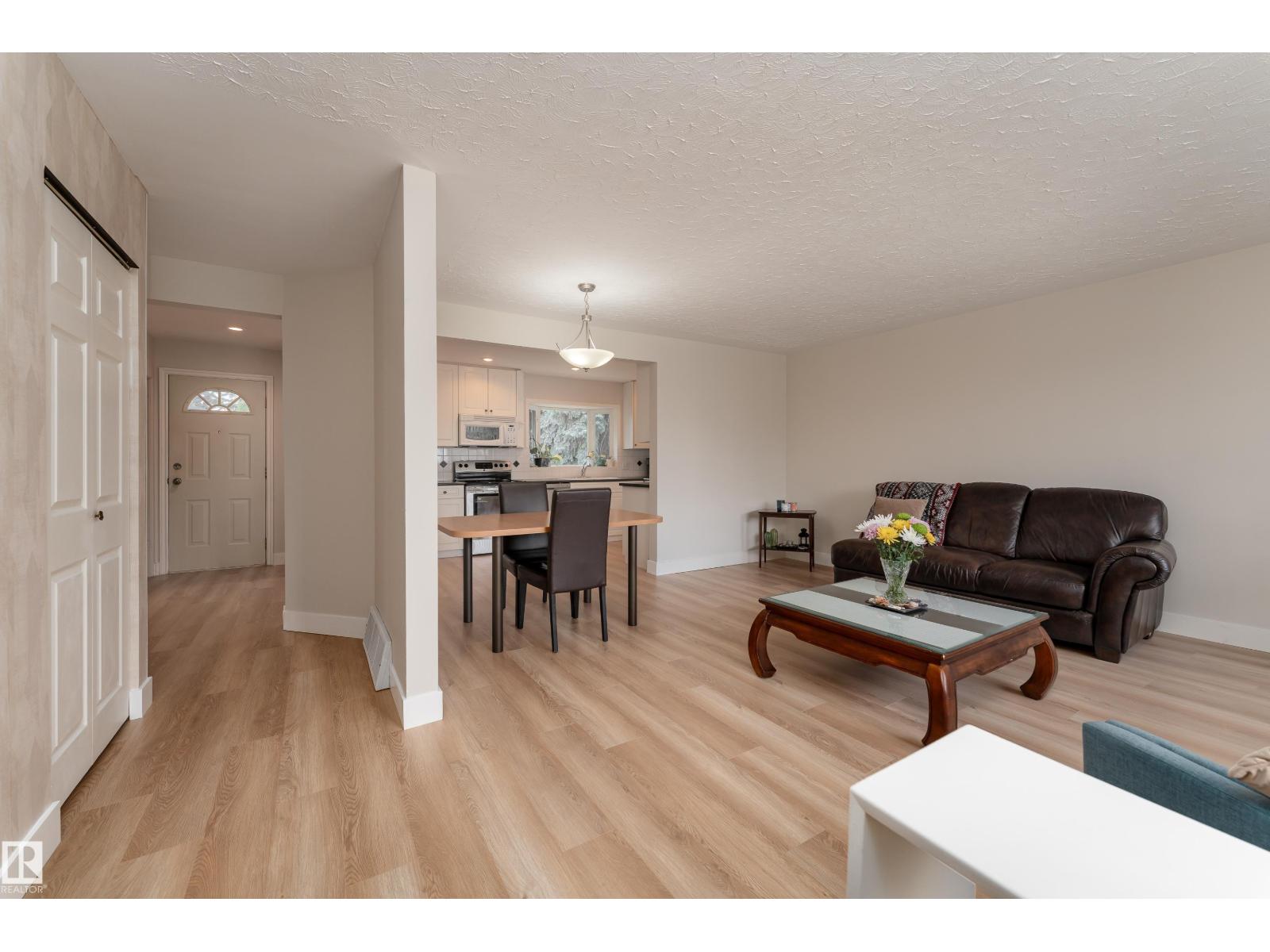 15241 85 AV NW - 4