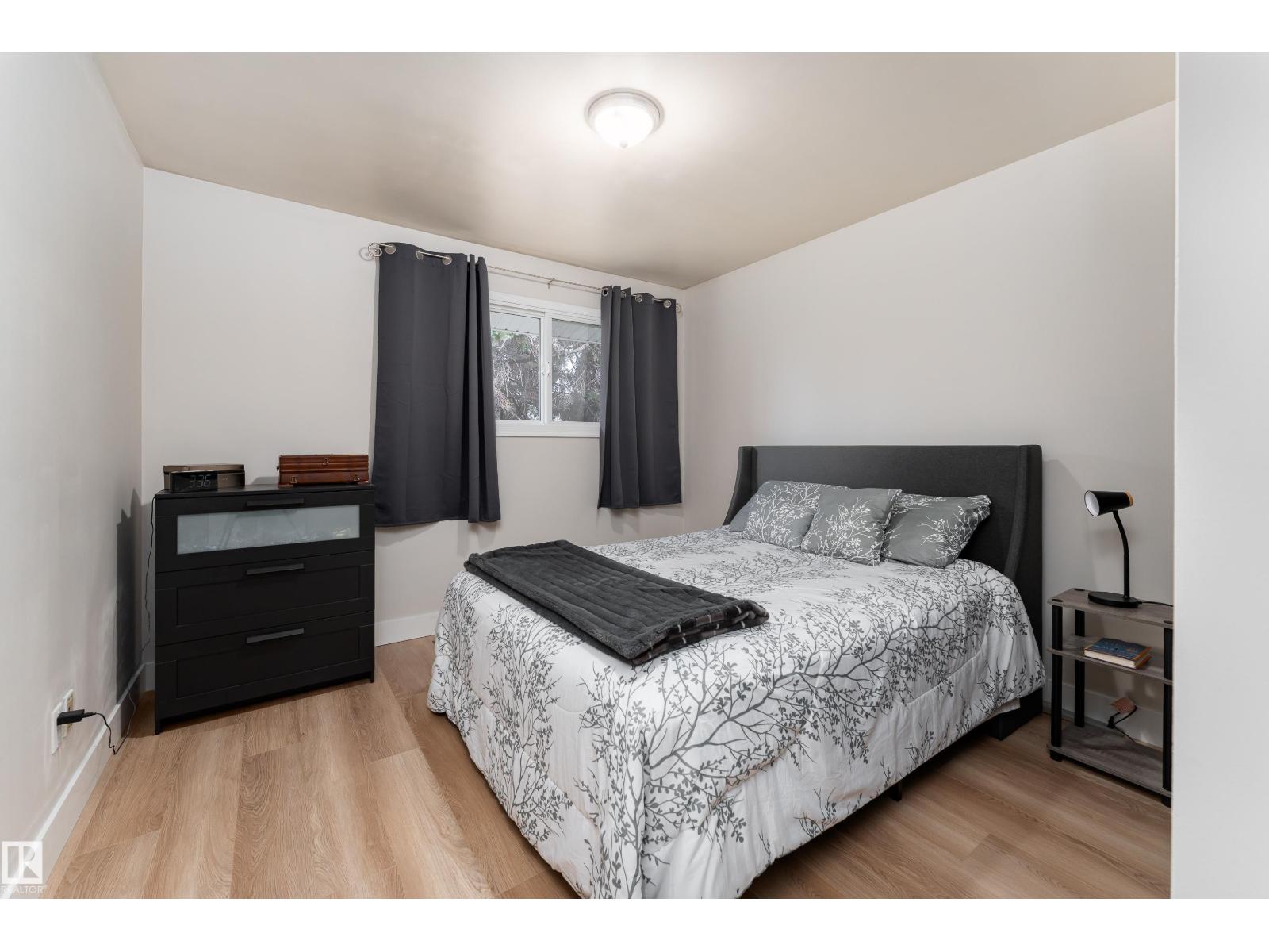 15241 85 AV NW - 11