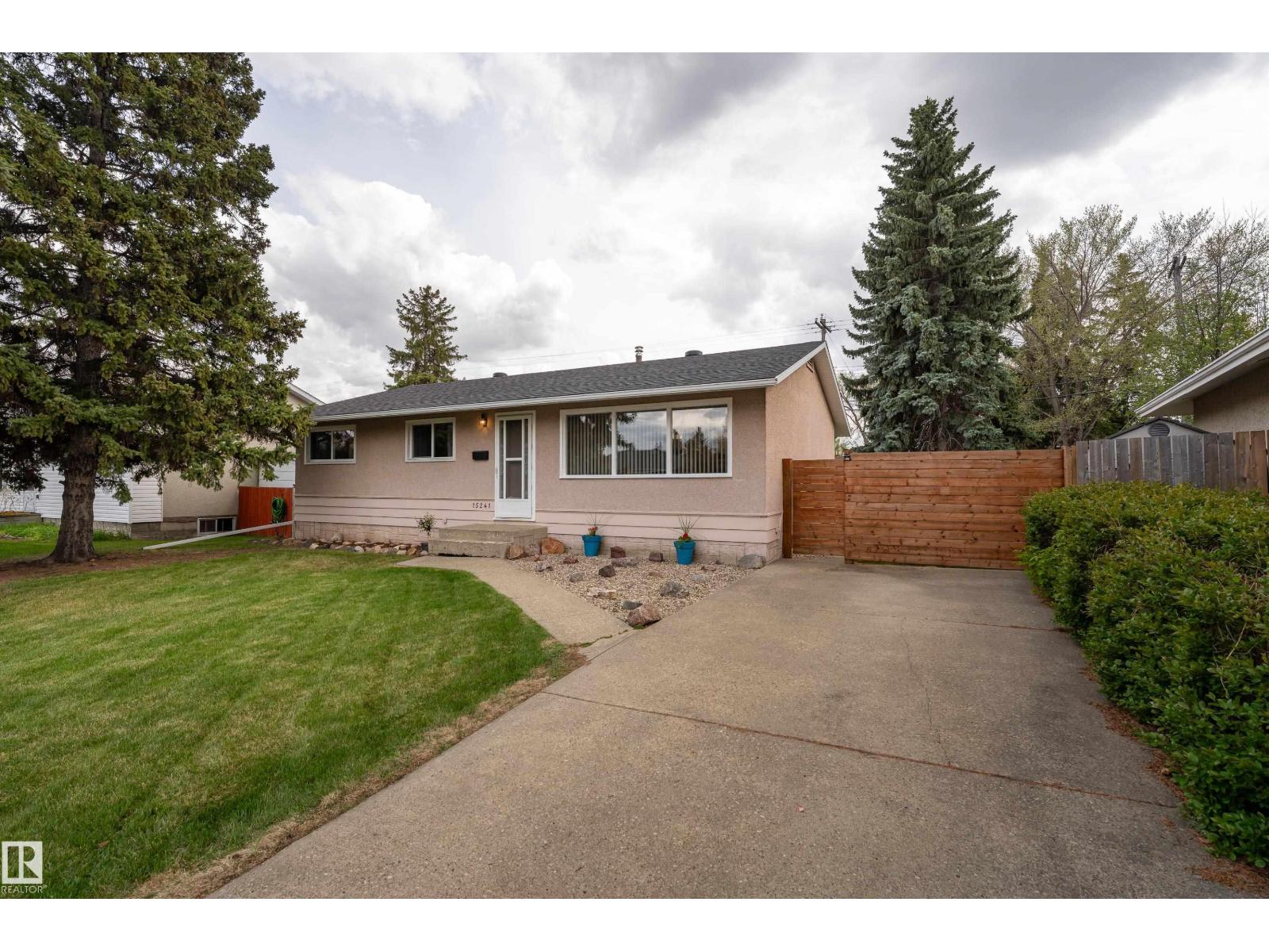 15241 85 AV NW - 27