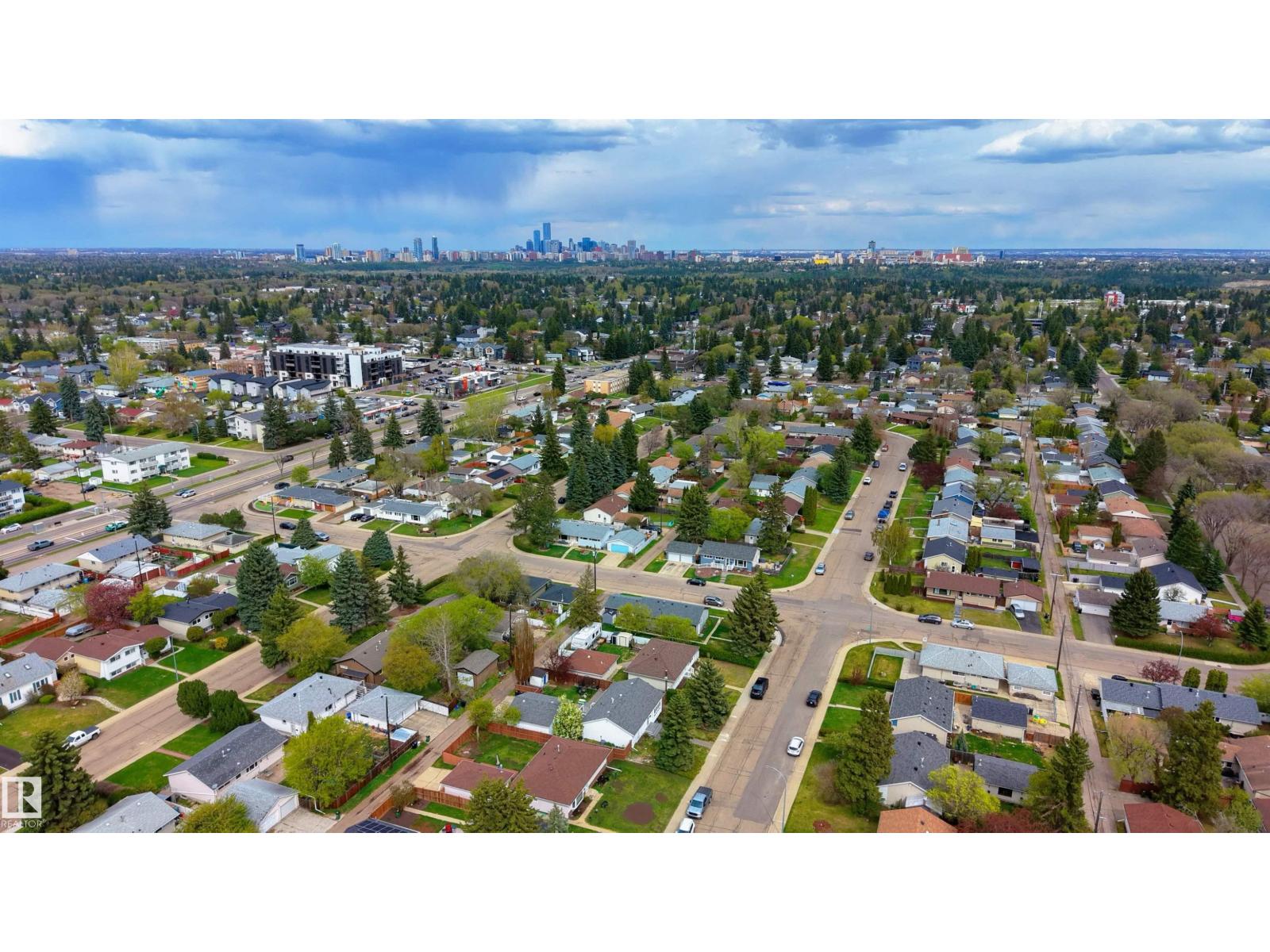 15241 85 AV NW - 32