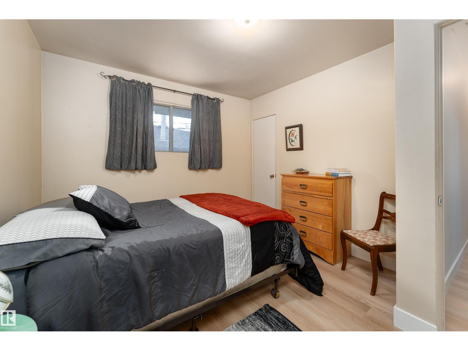 15241 85 AV NW - 13