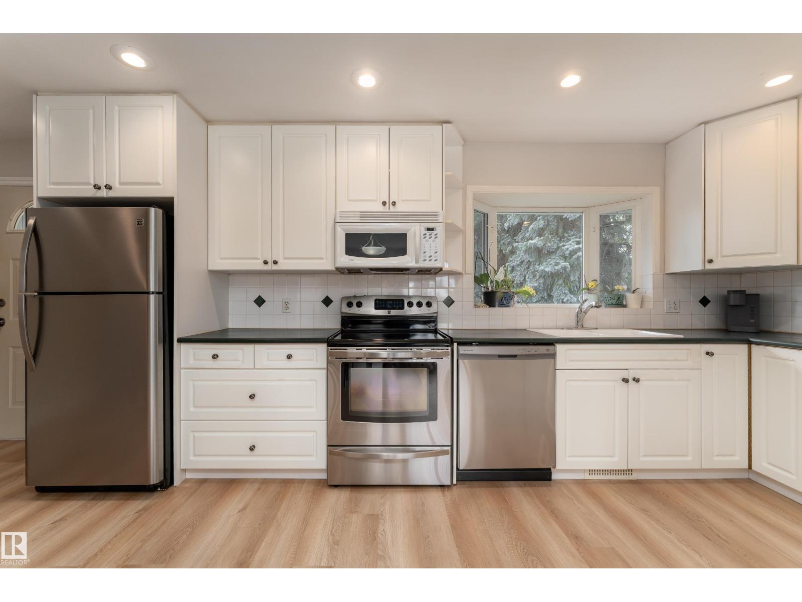 15241 85 AV NW - 6