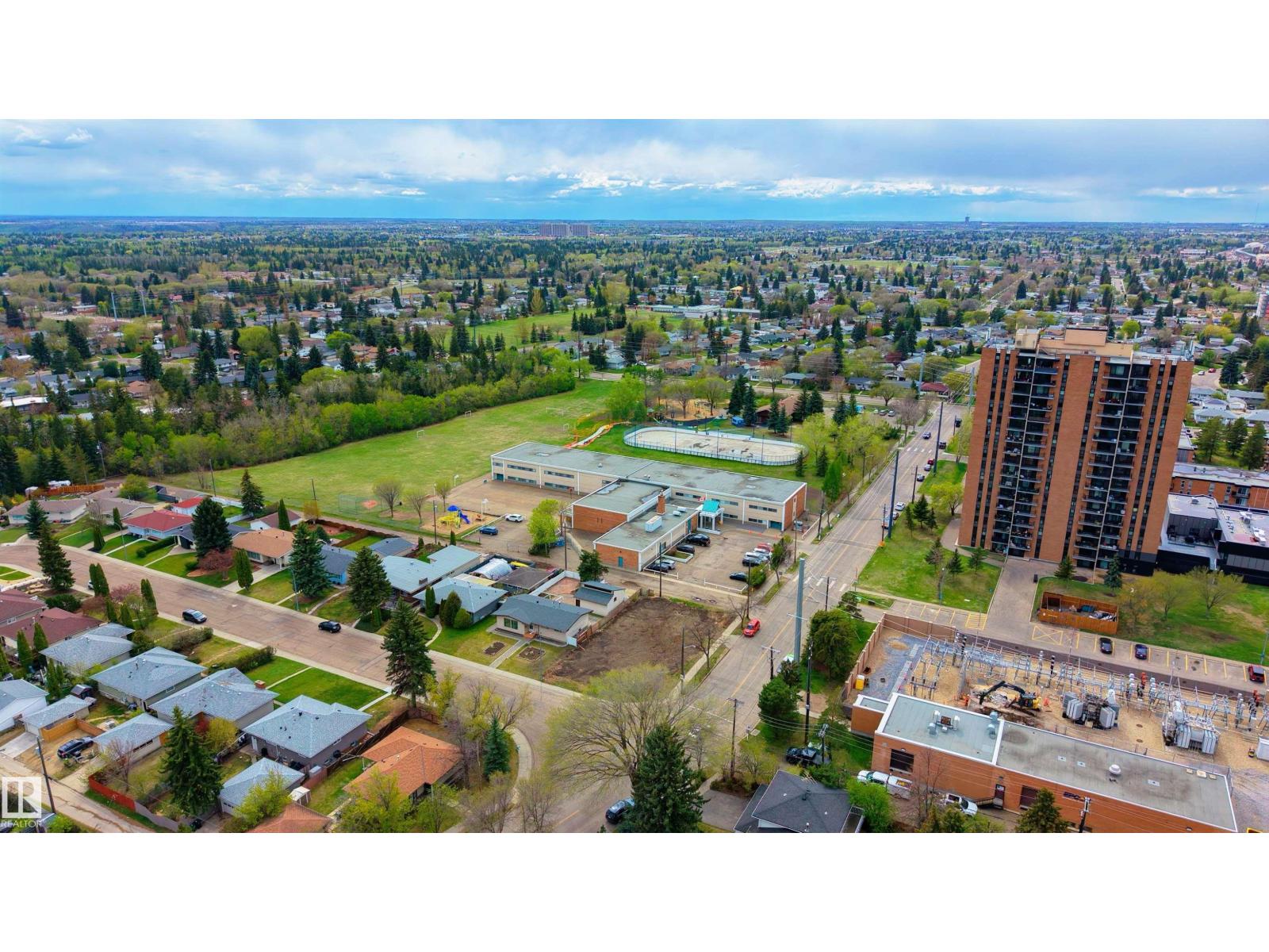 15241 85 AV NW - 30
